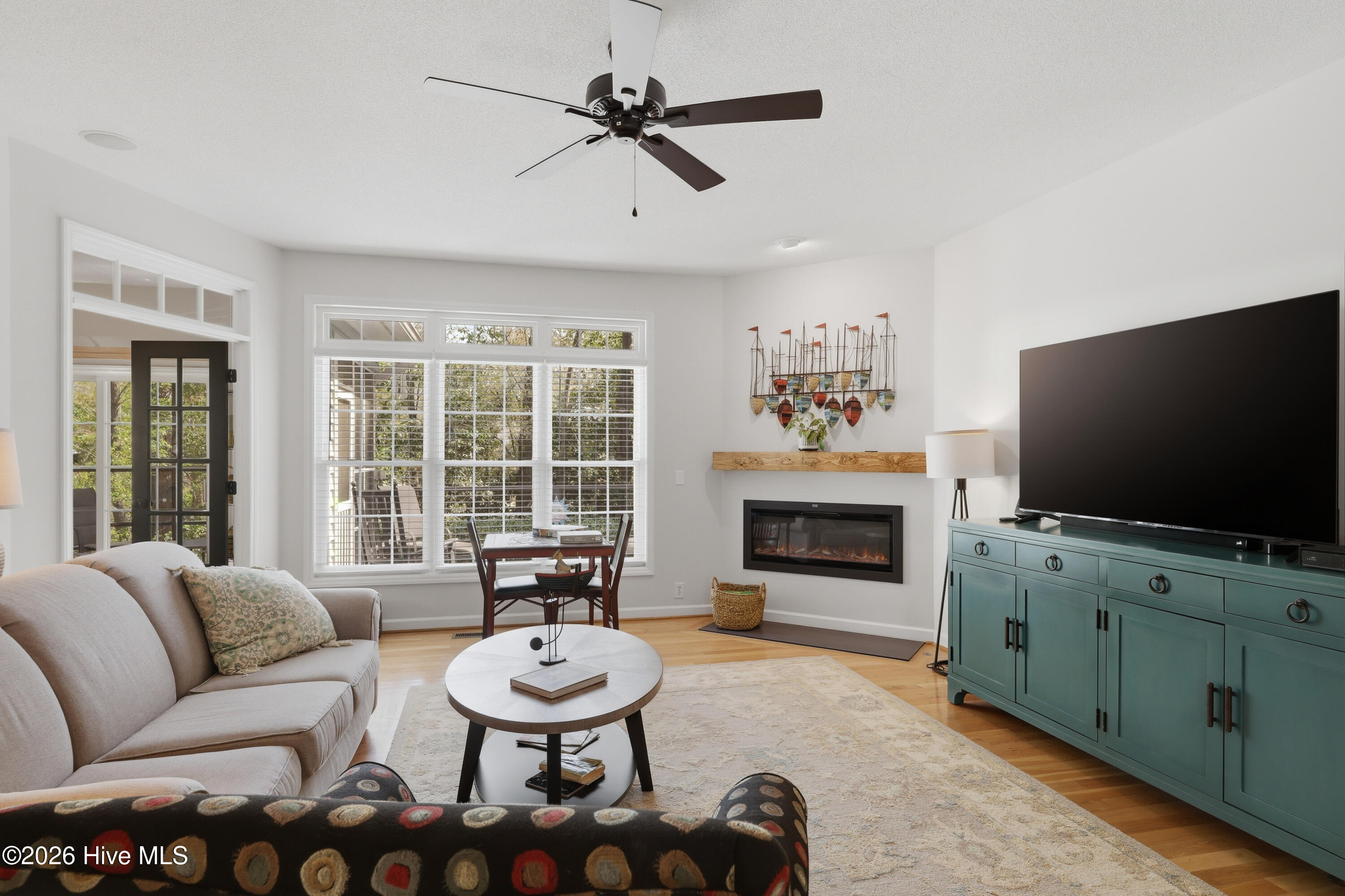 100561627 | Photo 18