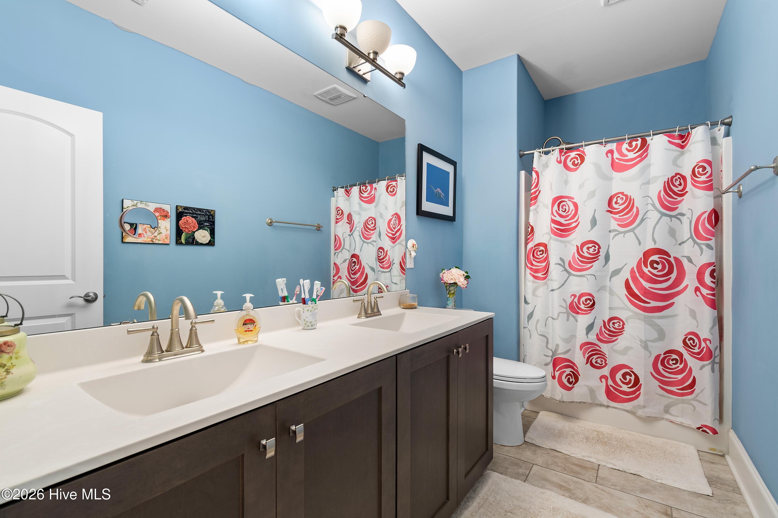 100548400 | Photo 33