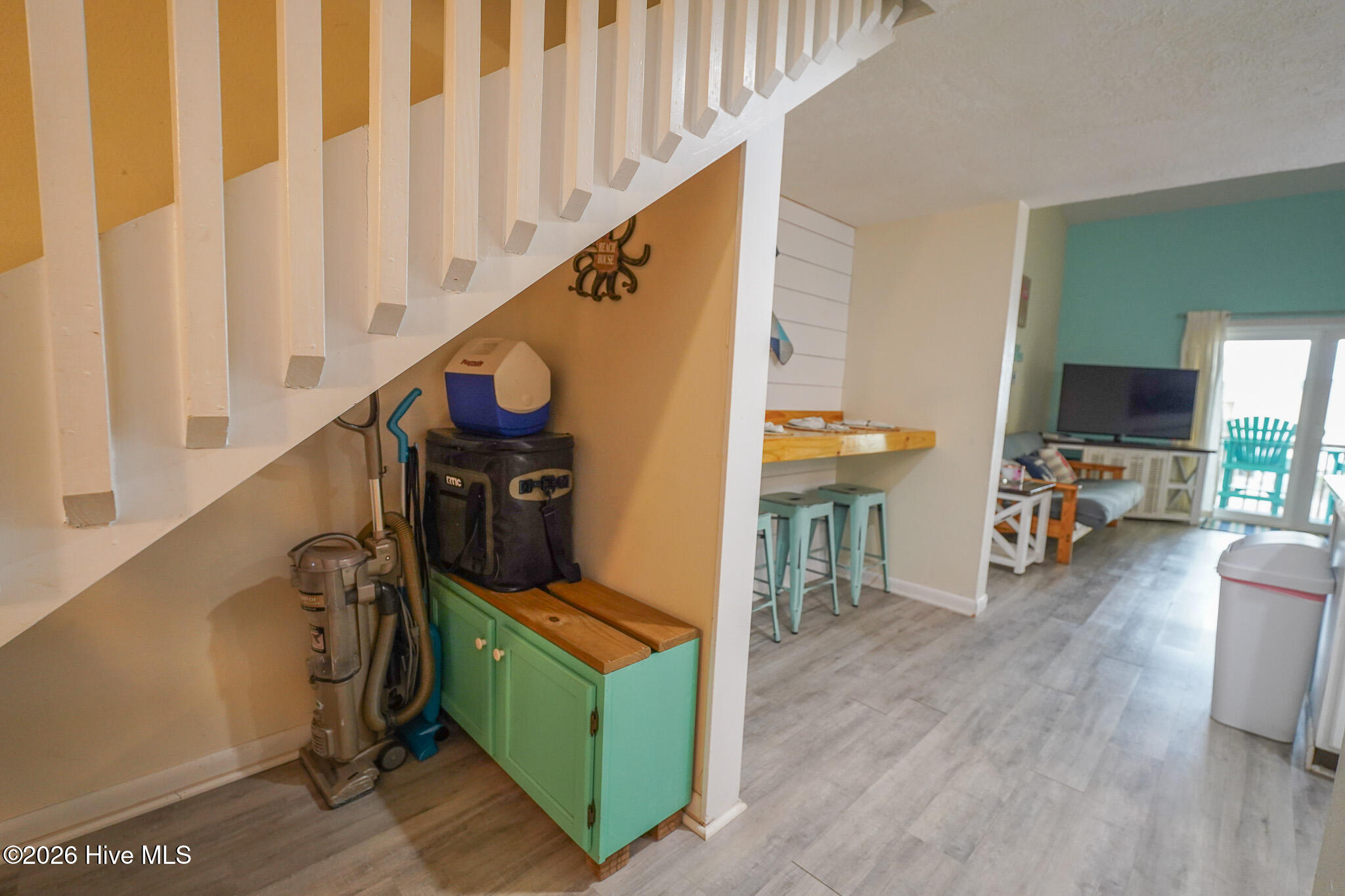 100550894 | Photo 10