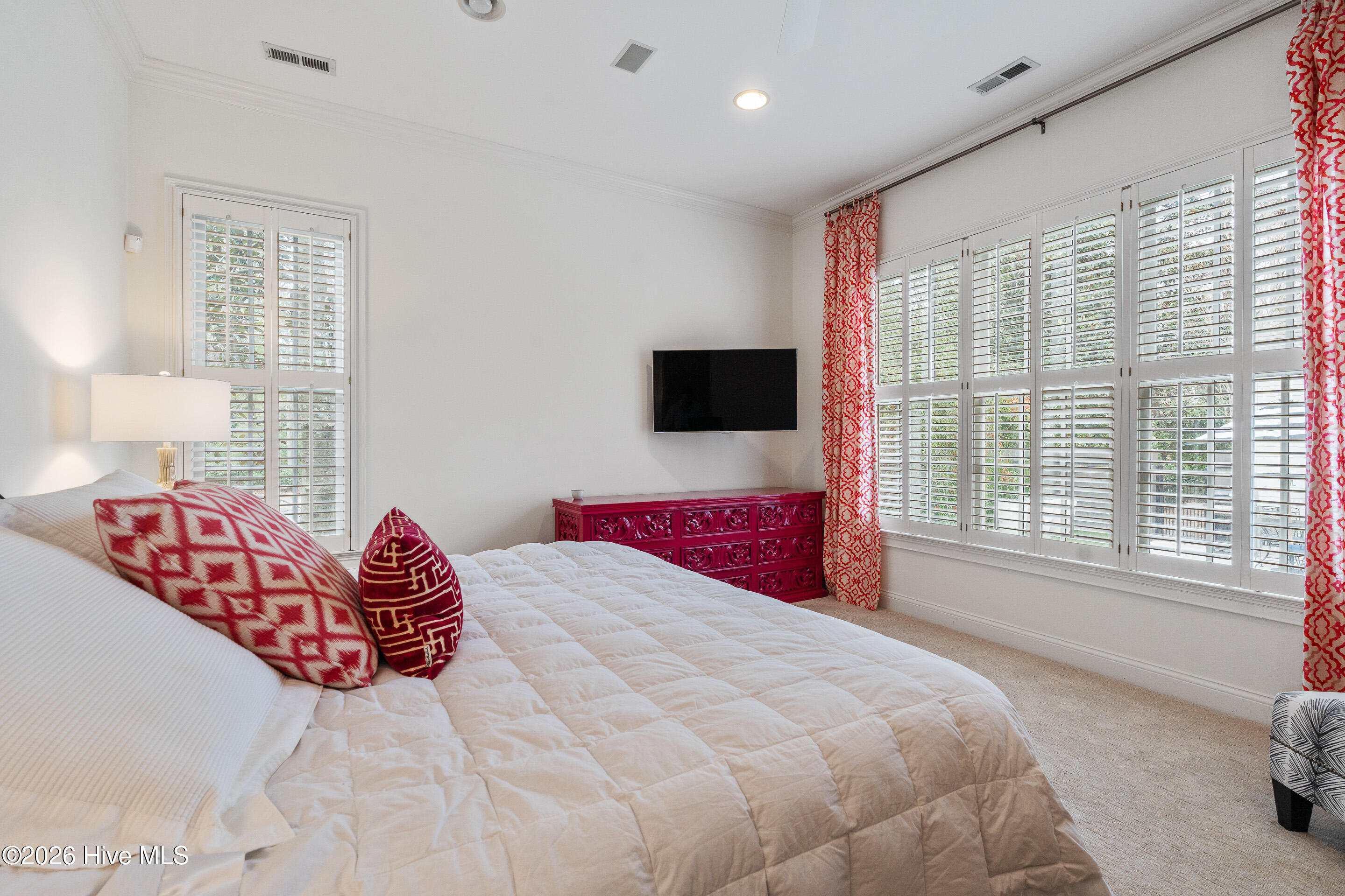 100552027 | Photo 36