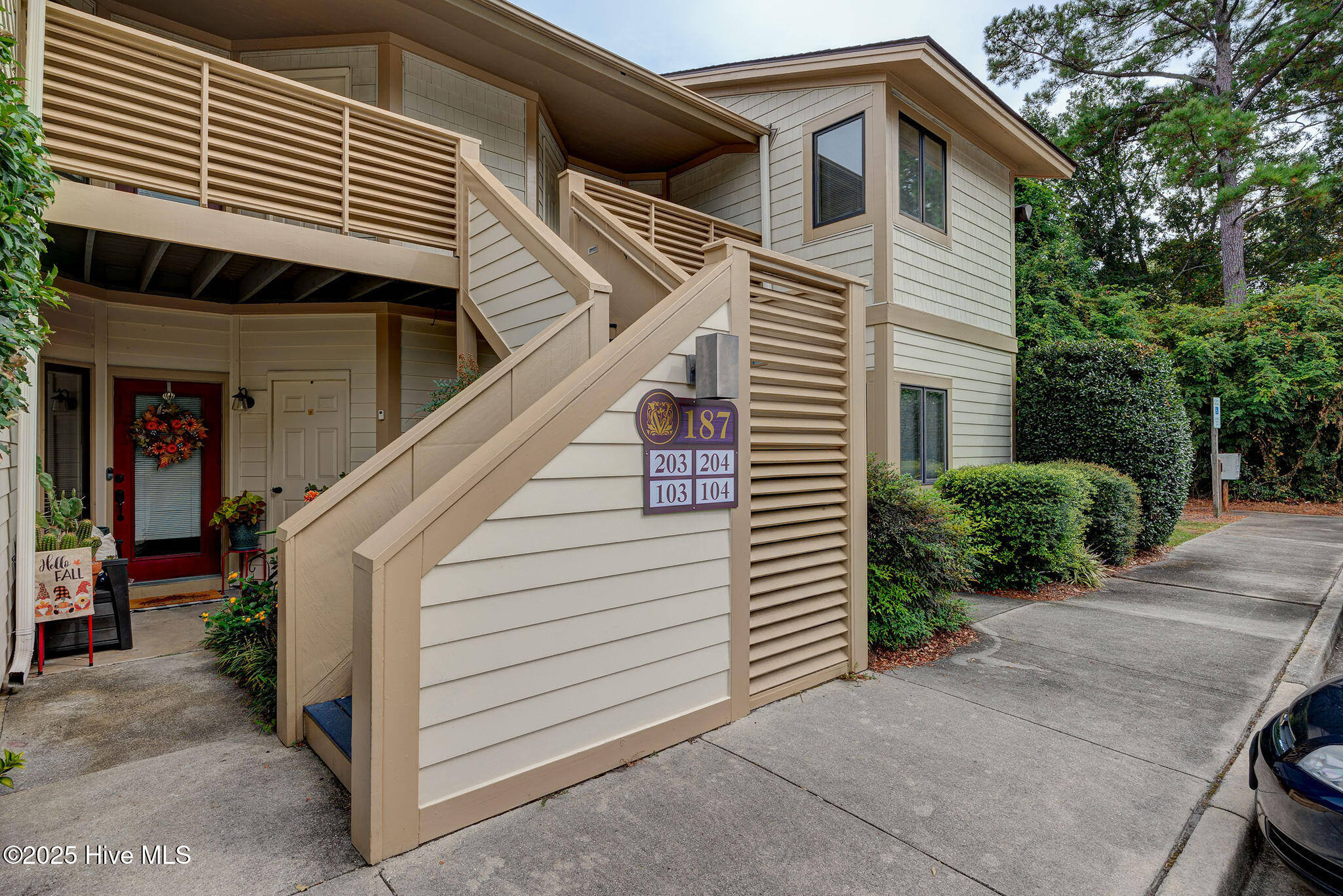 187LongstreetDriveUnit204(6)