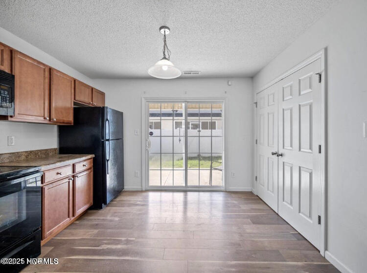 100546630 | Photo 11