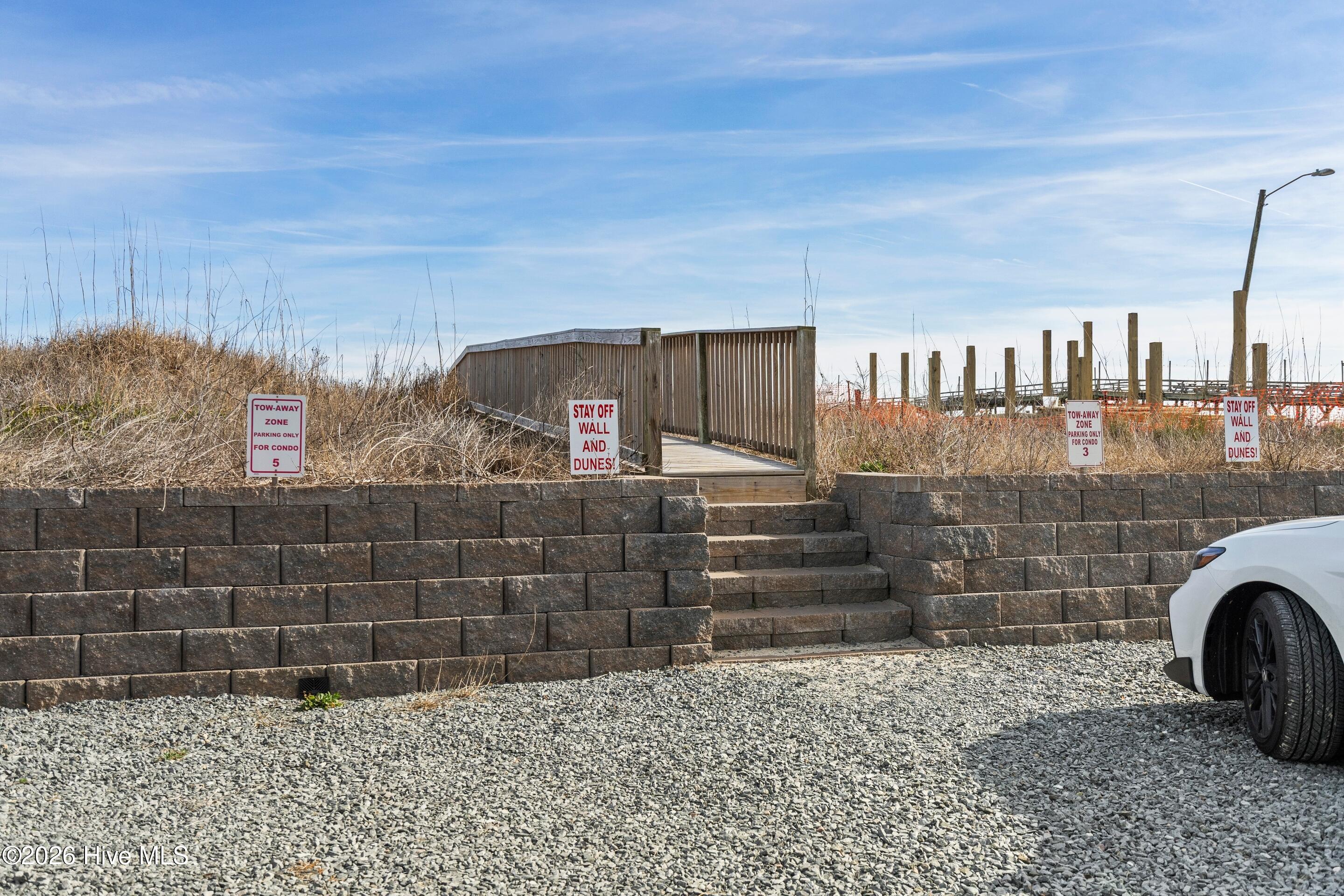 100549000 | Photo 45