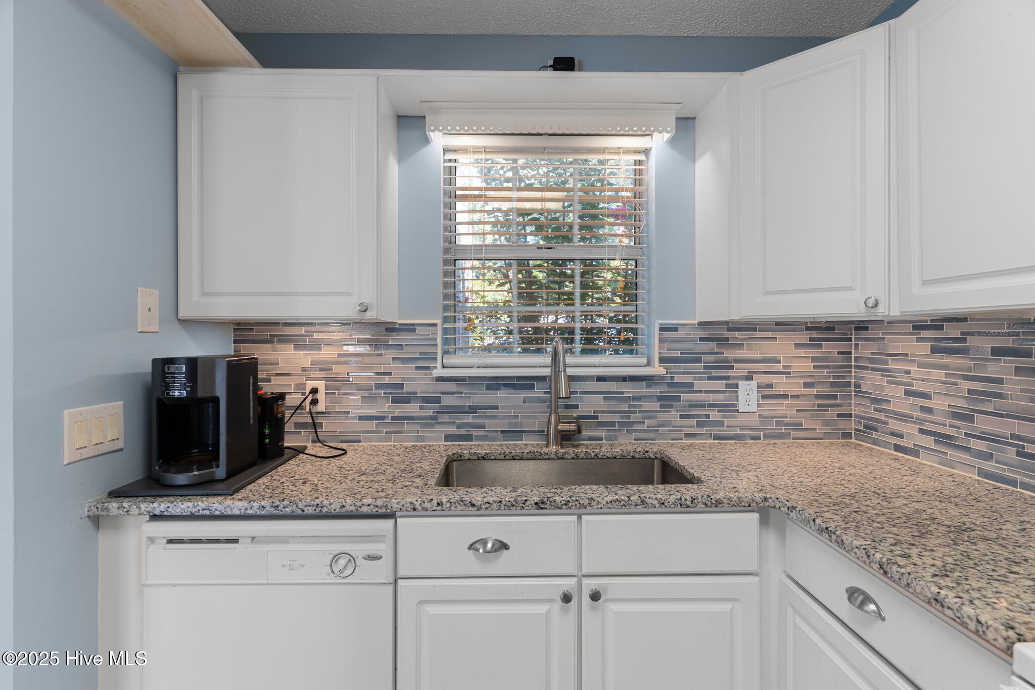 100527660 | Photo 22