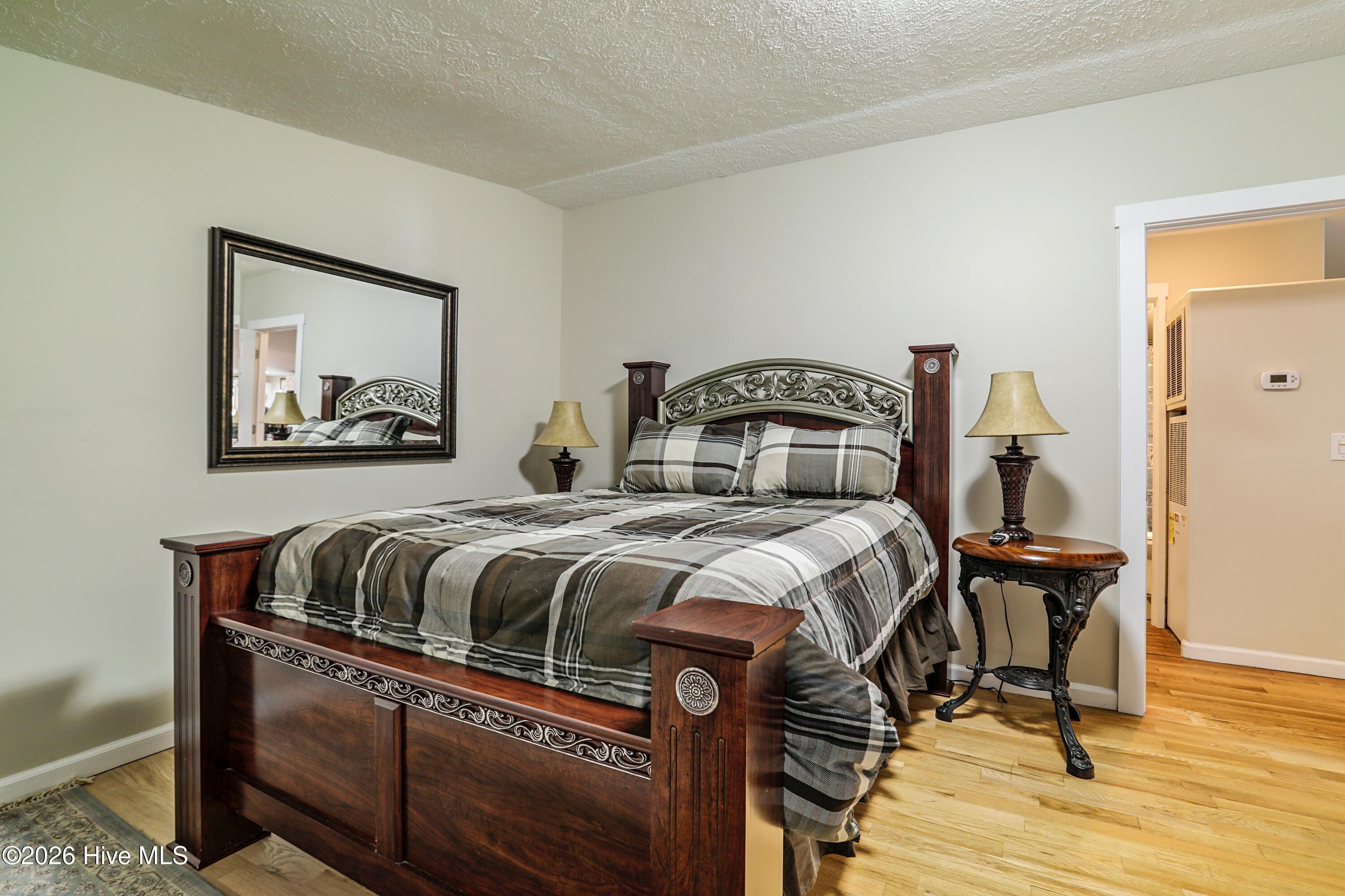 100568147 | Photo 21