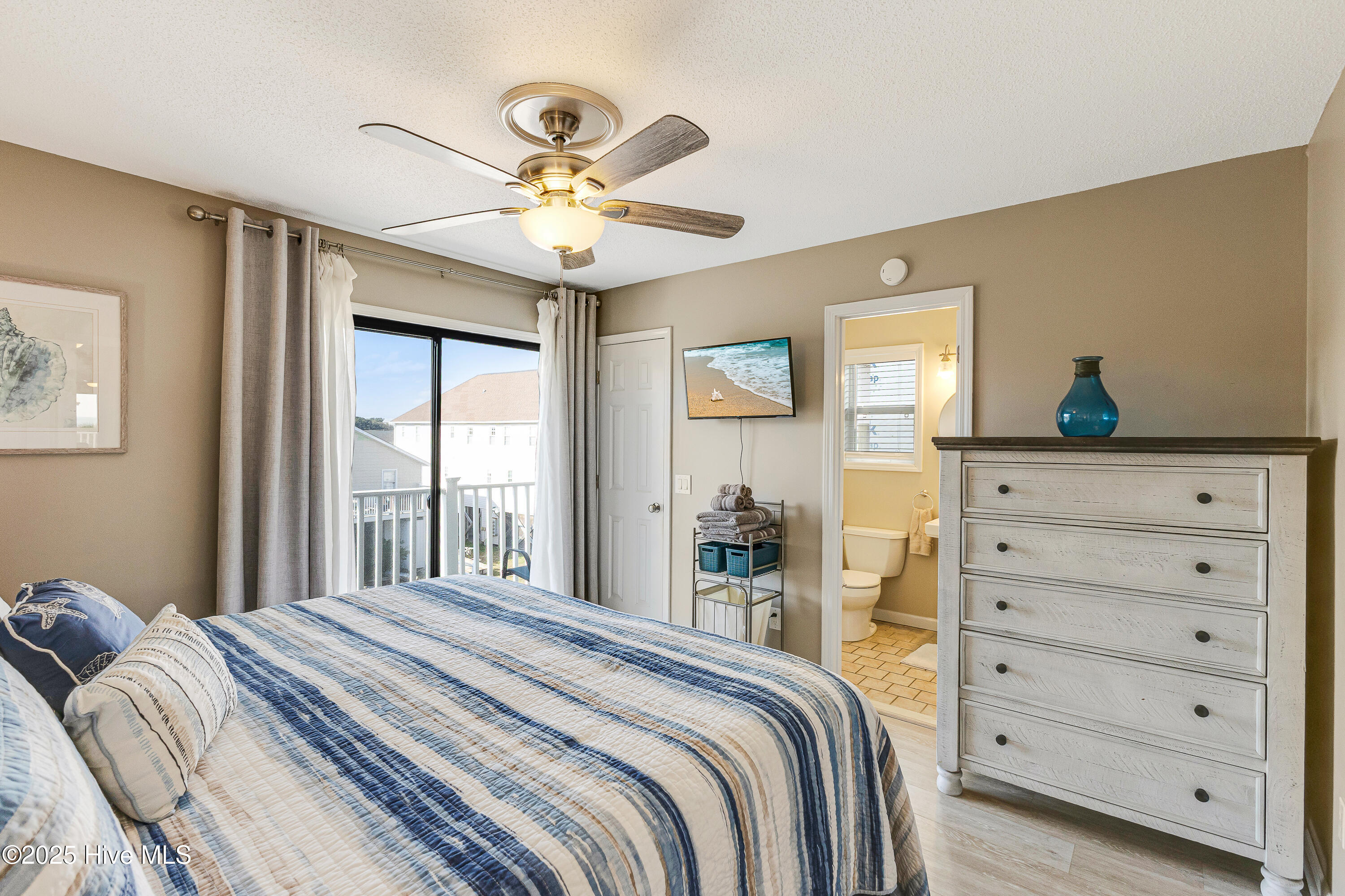 100540902 | Photo 25