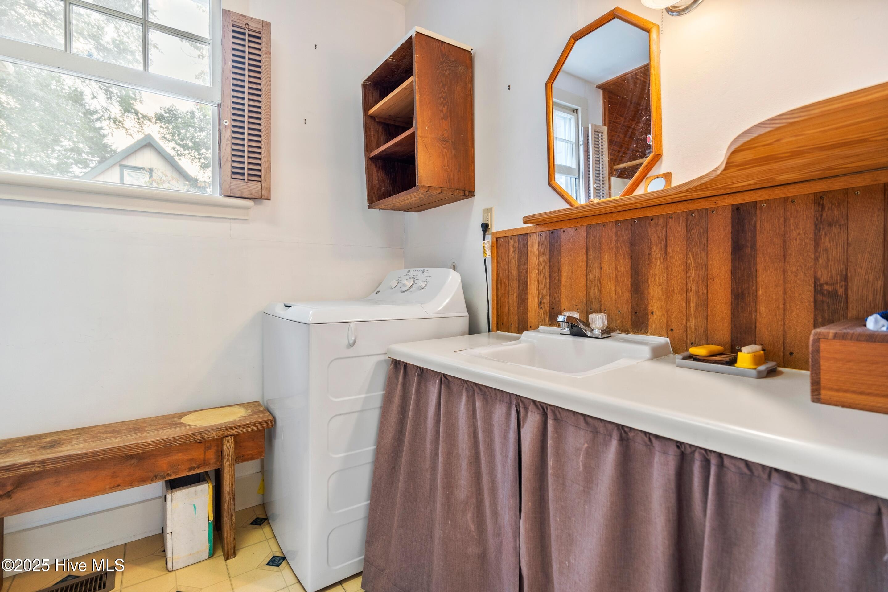 100535914 | Photo 46