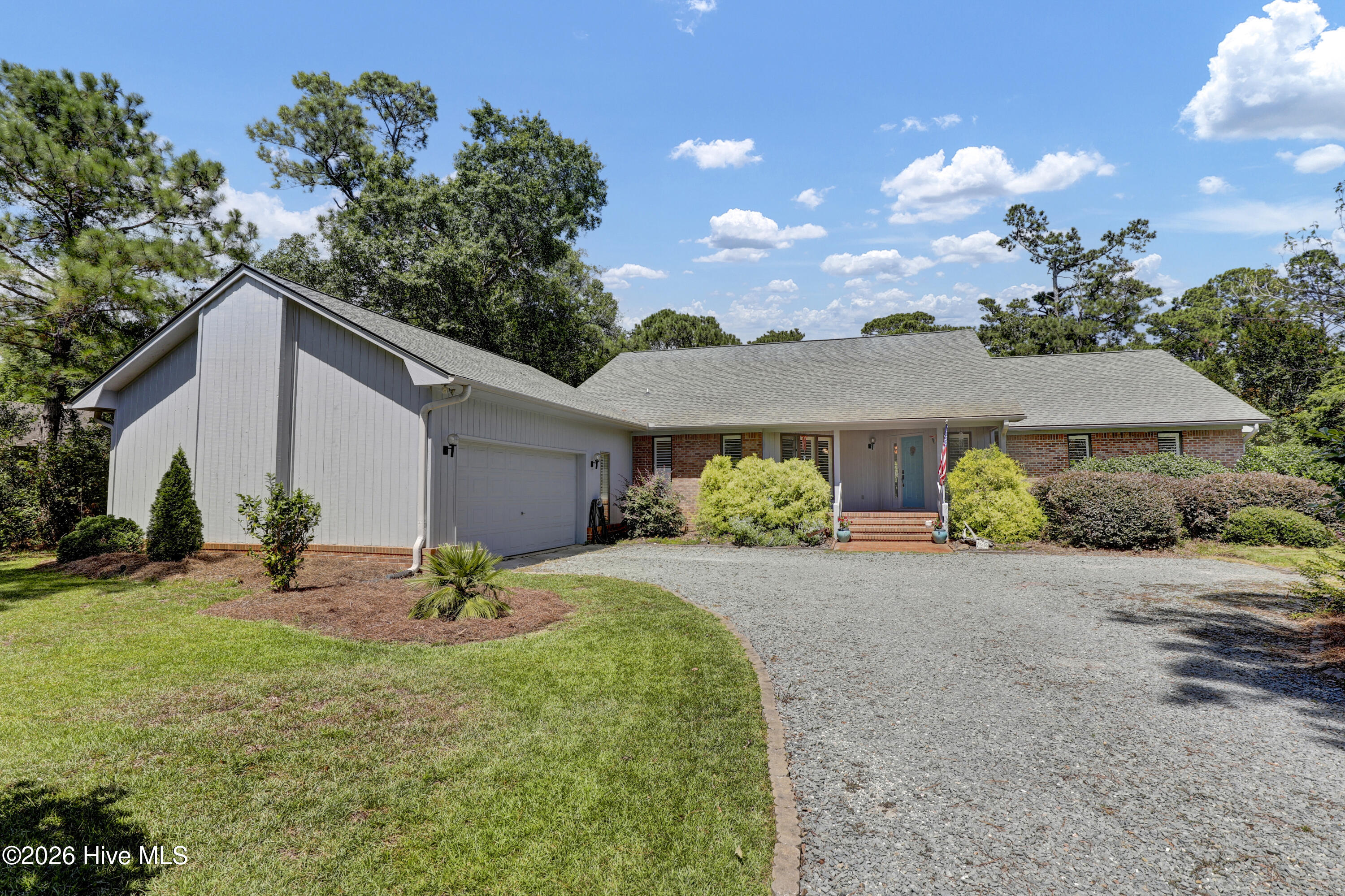 100570450 | Photo 35