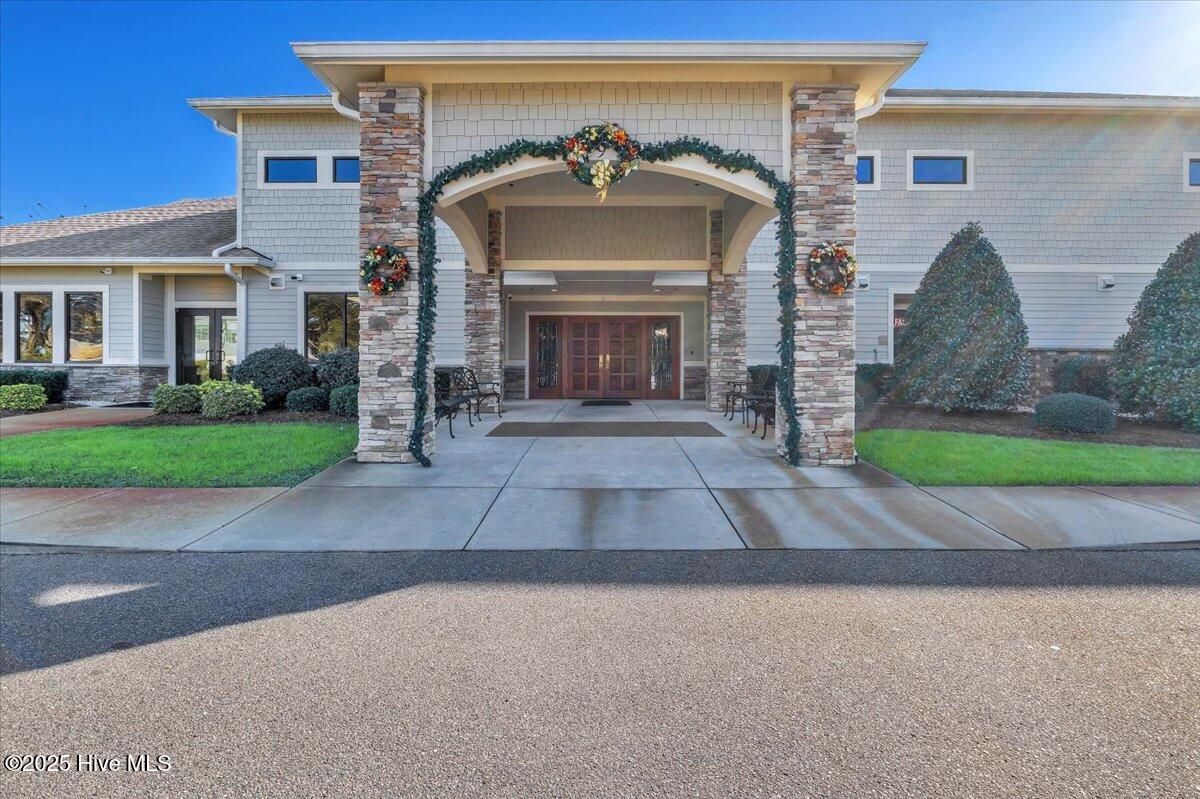 100544384 | Photo 40