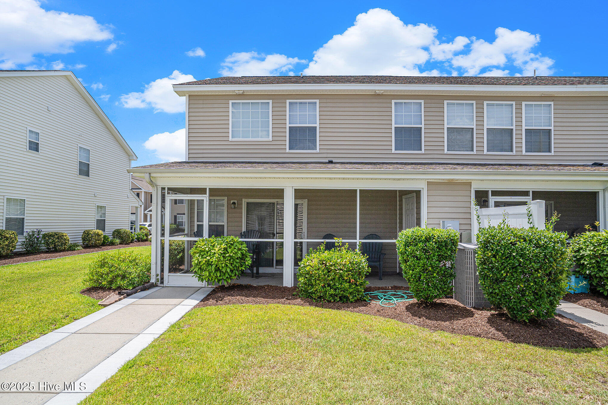 100520247 | Photo 35