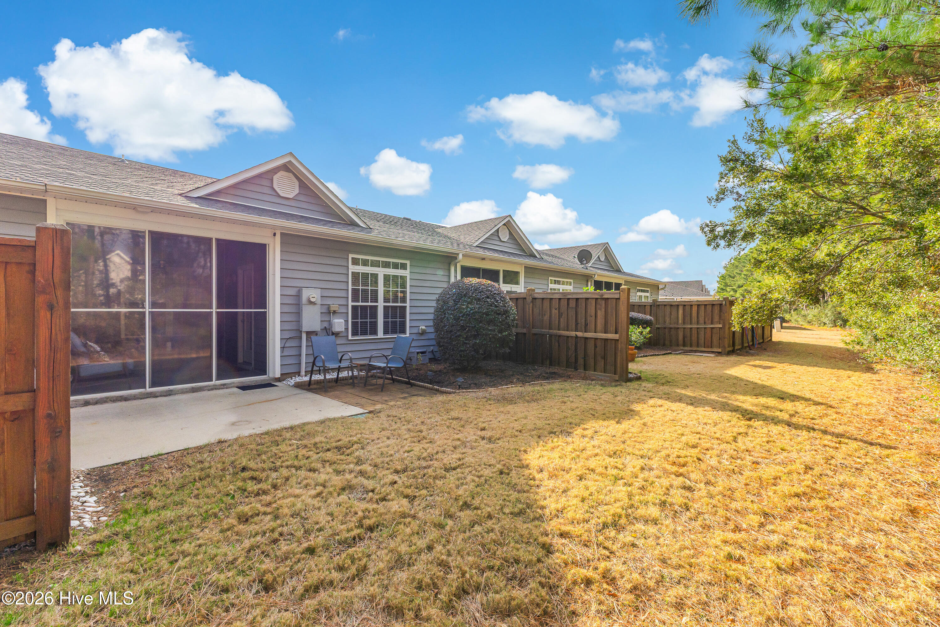 100548521 | Photo 25