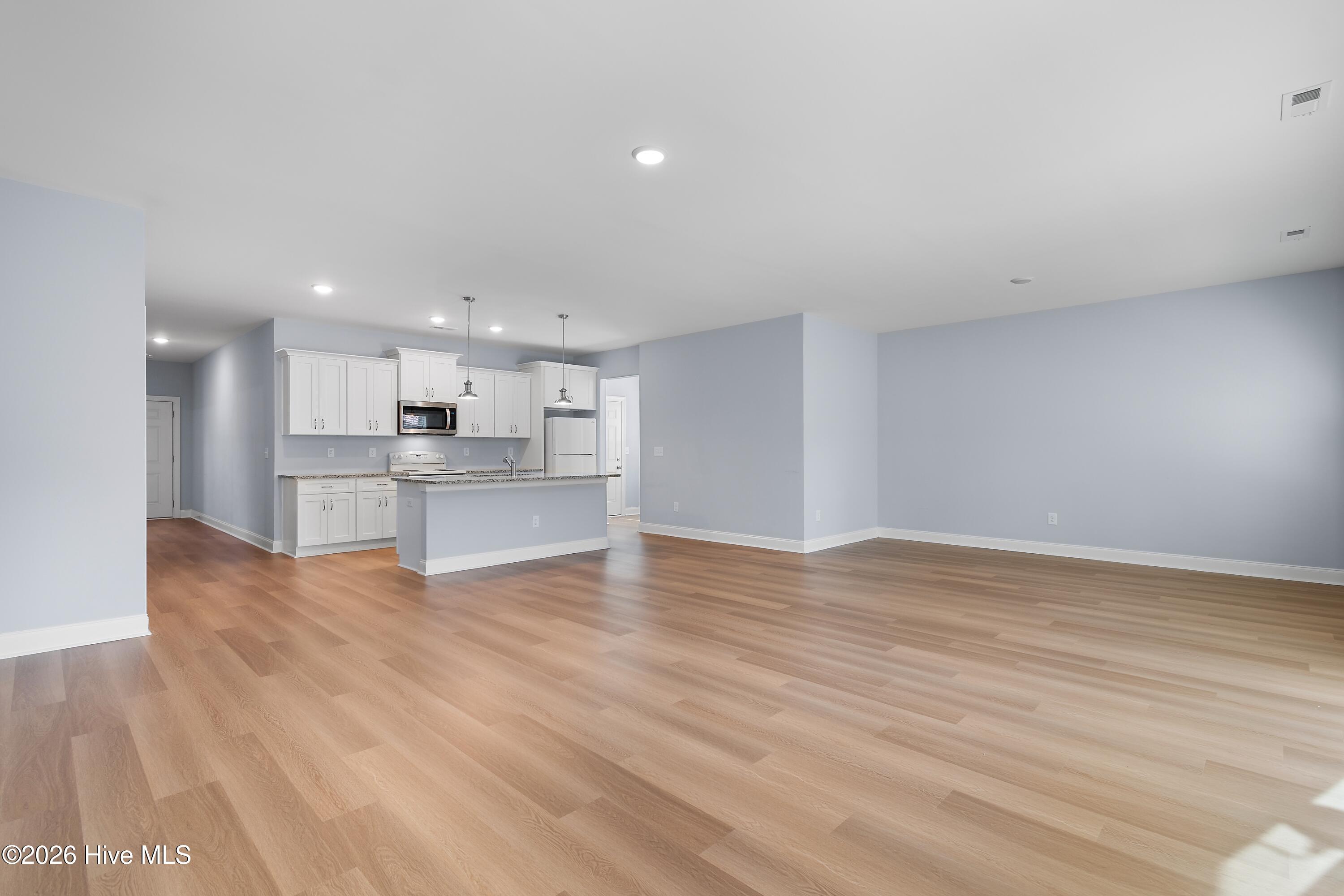 100547480 | Photo 15