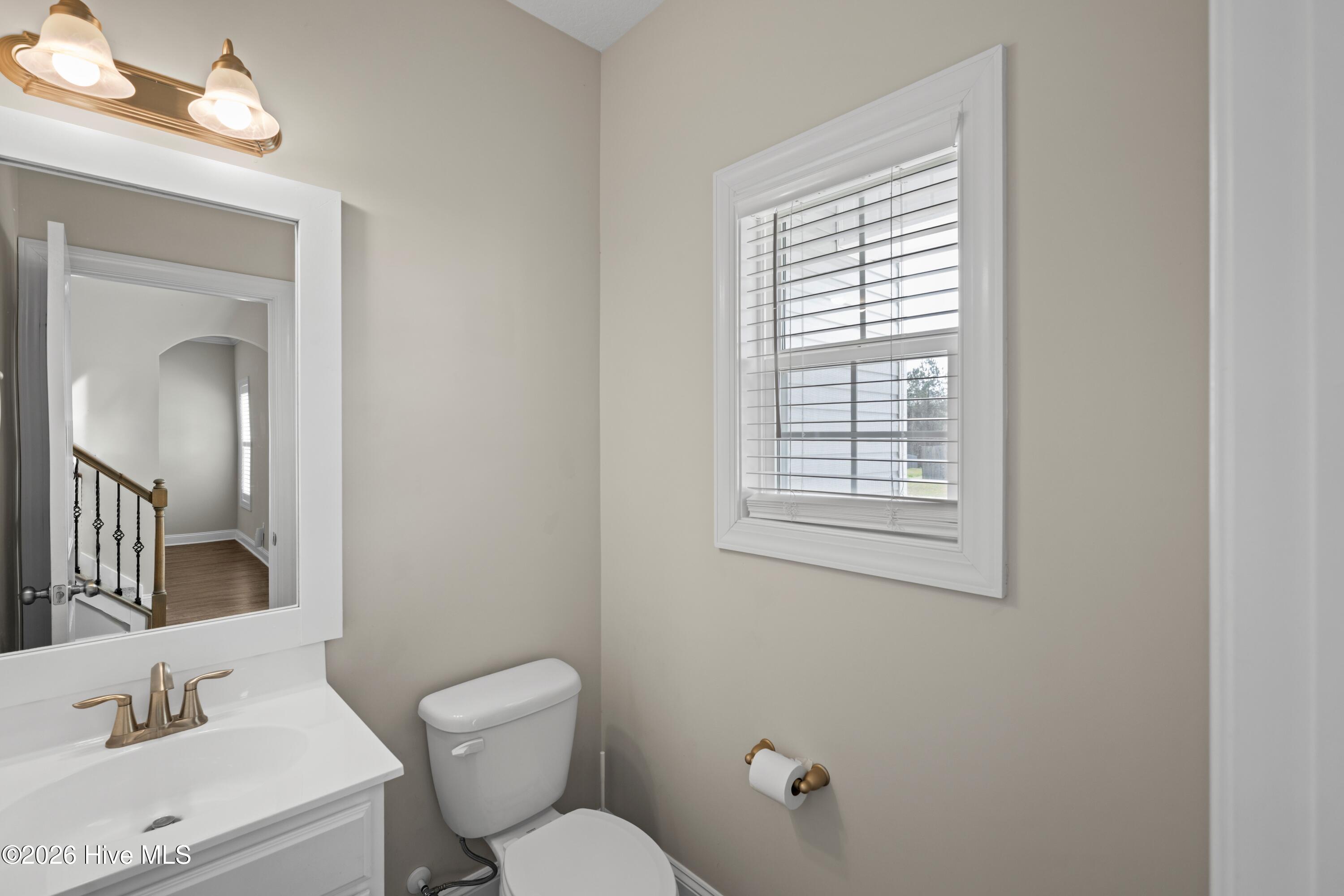 100561863 | Photo 13