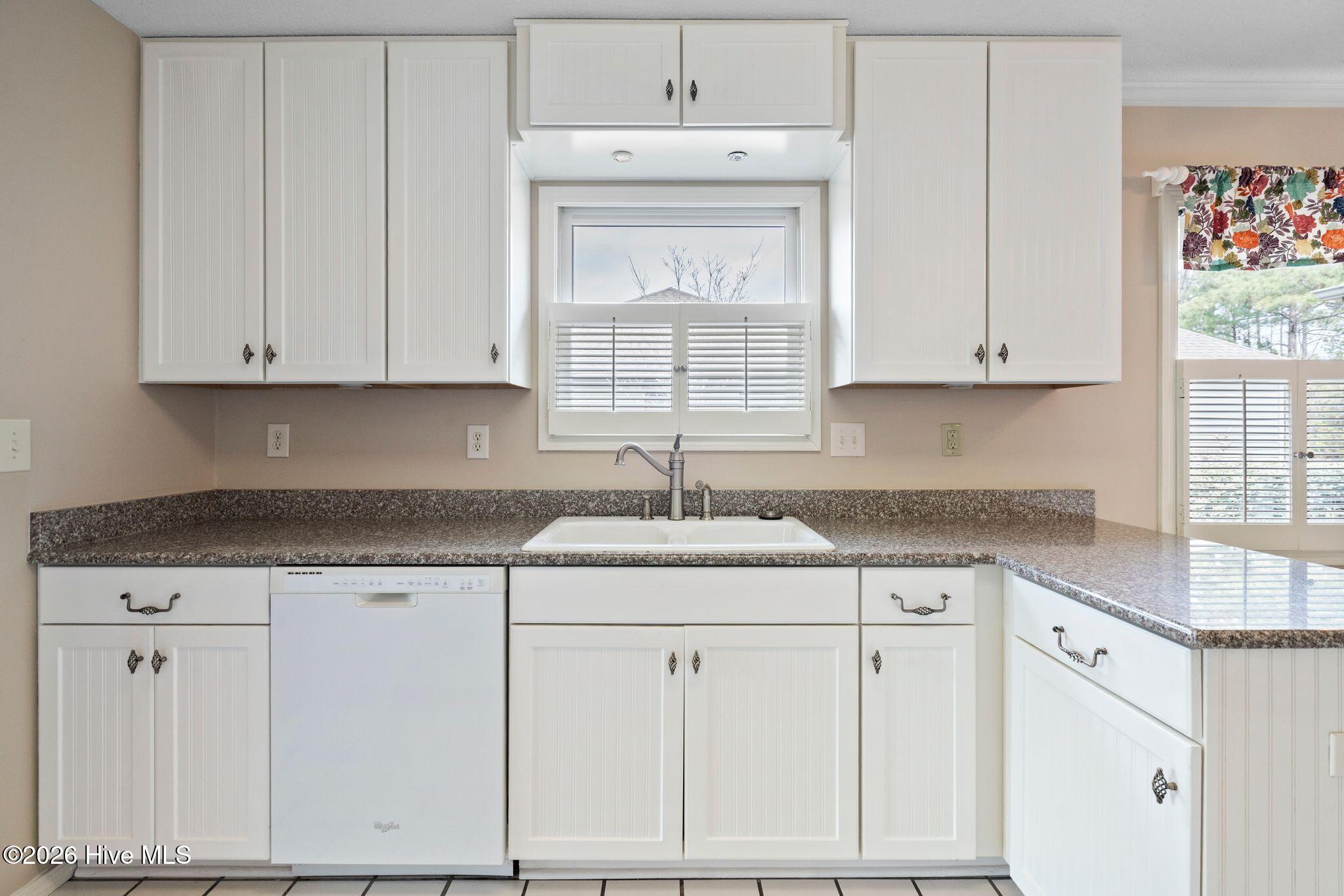 100558644 | Photo 35