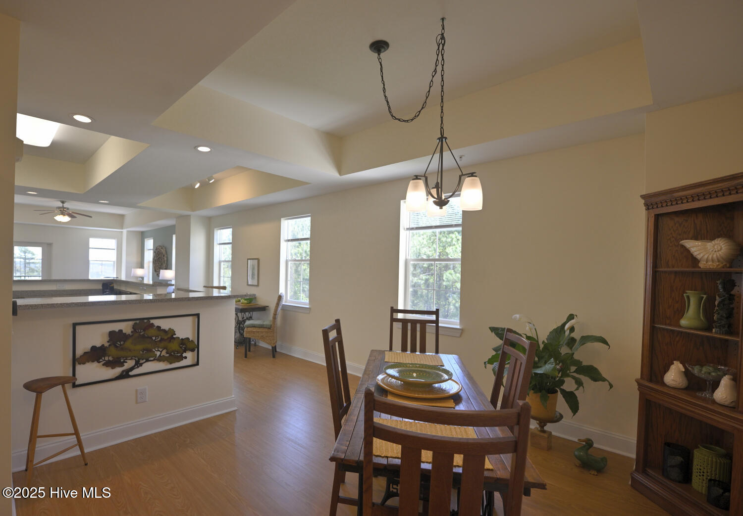 100503609 | Photo 10