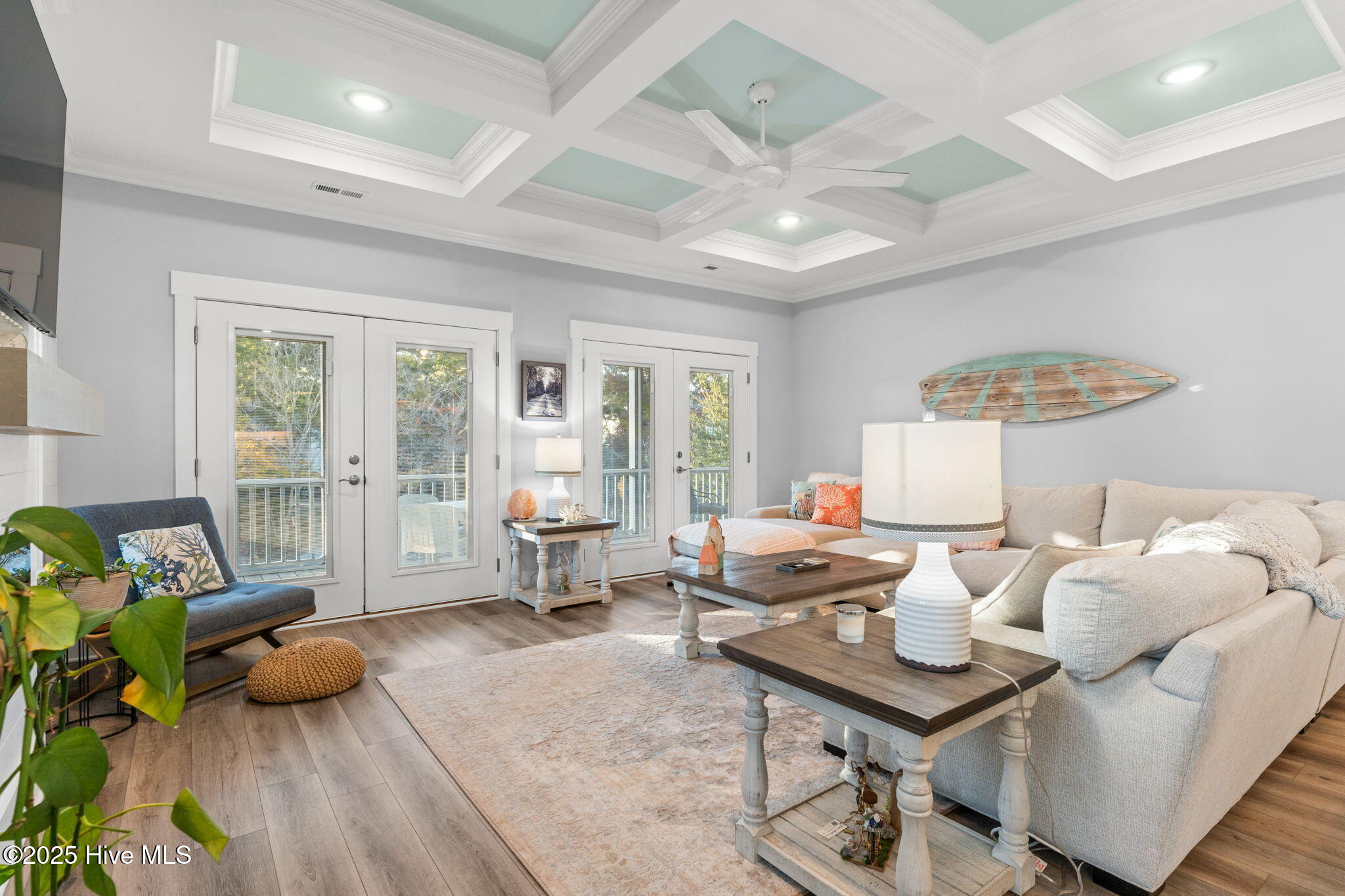 100542676 | Photo 14