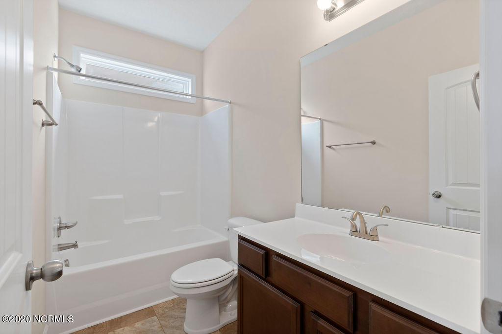 100560140 | Photo 19