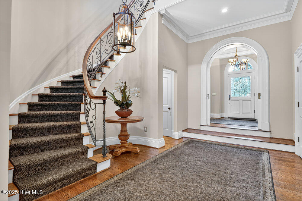 100544850 | Photo 22