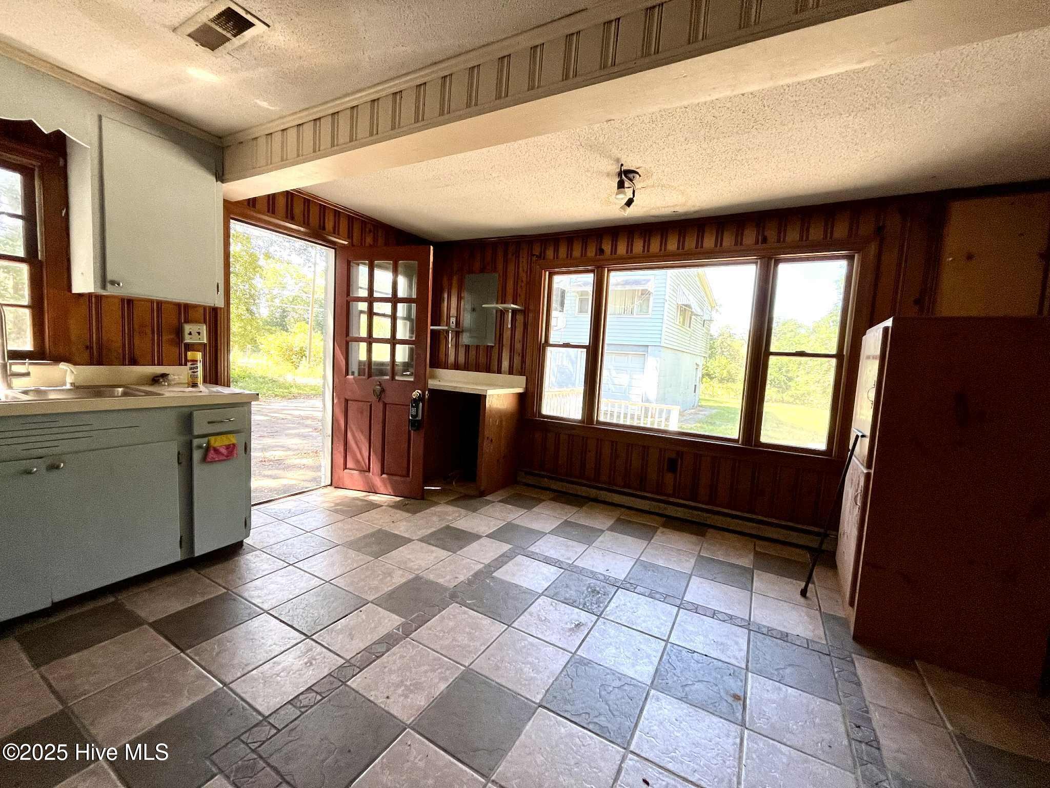 8a304531-6b71-42e2-bdc2-6cf9bfd3eedd