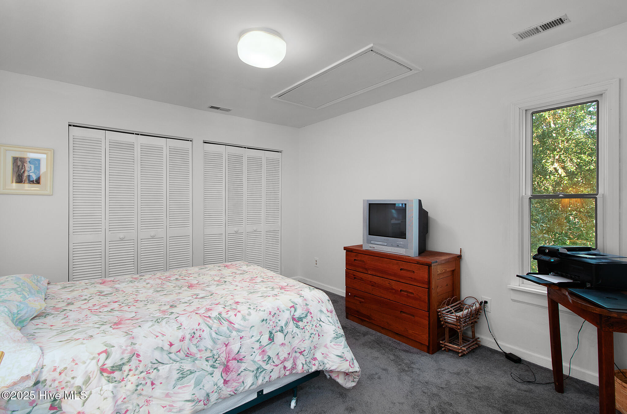 100533935 | Photo 24