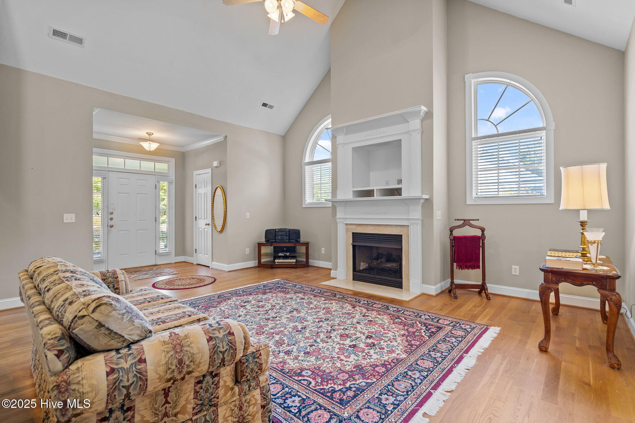 100532156 | Photo 11