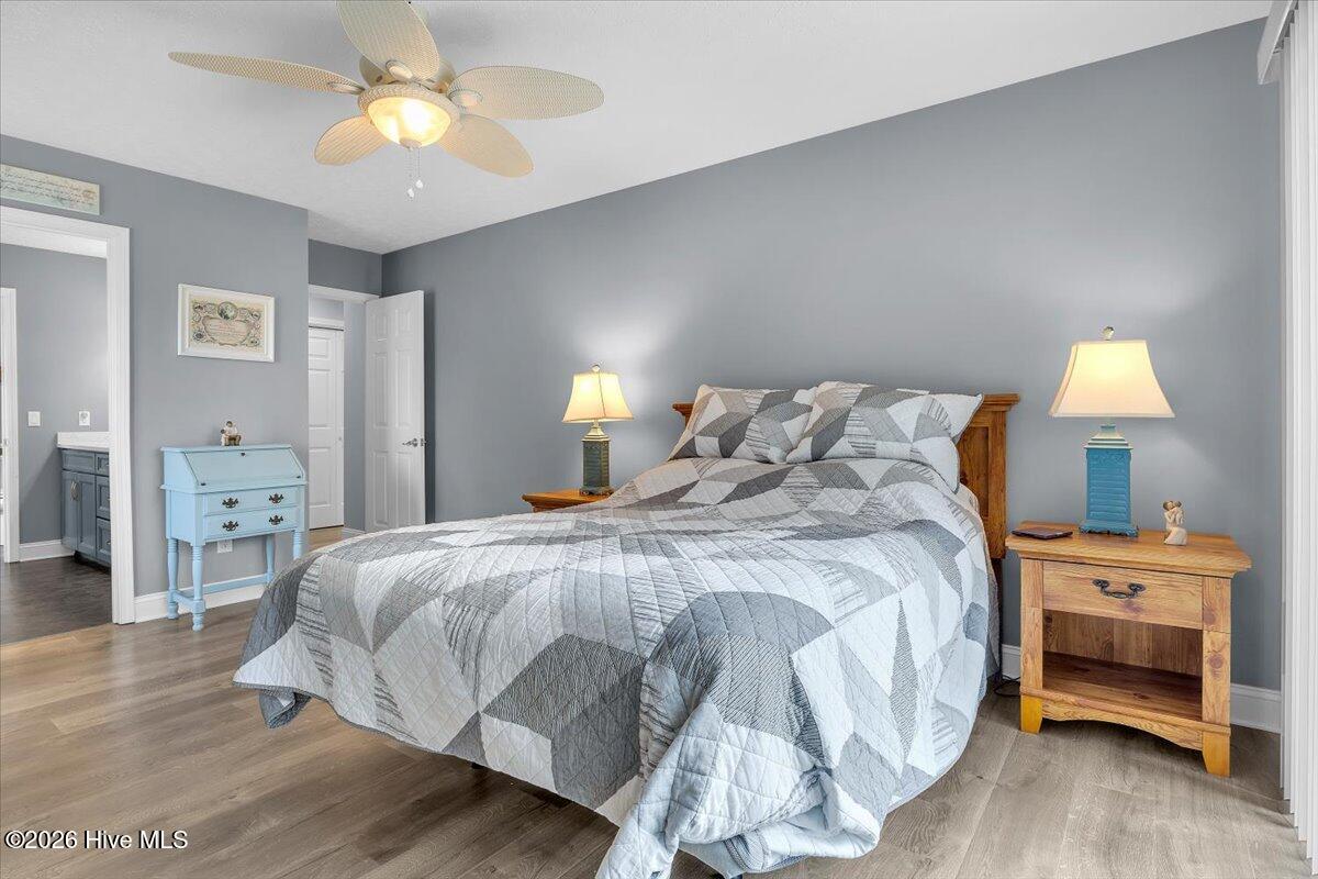 100563011 | Photo 34