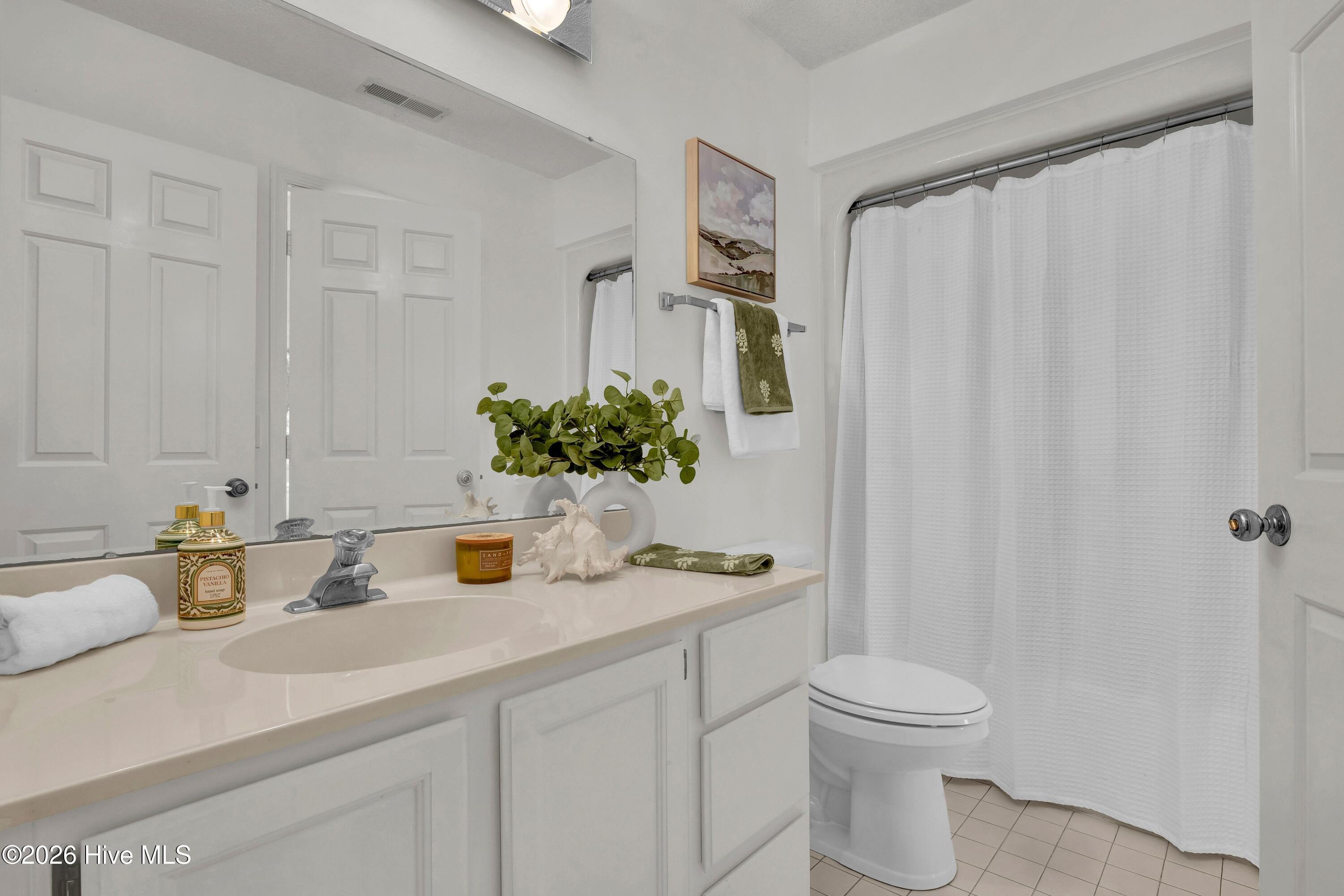 100561645 | Photo 21