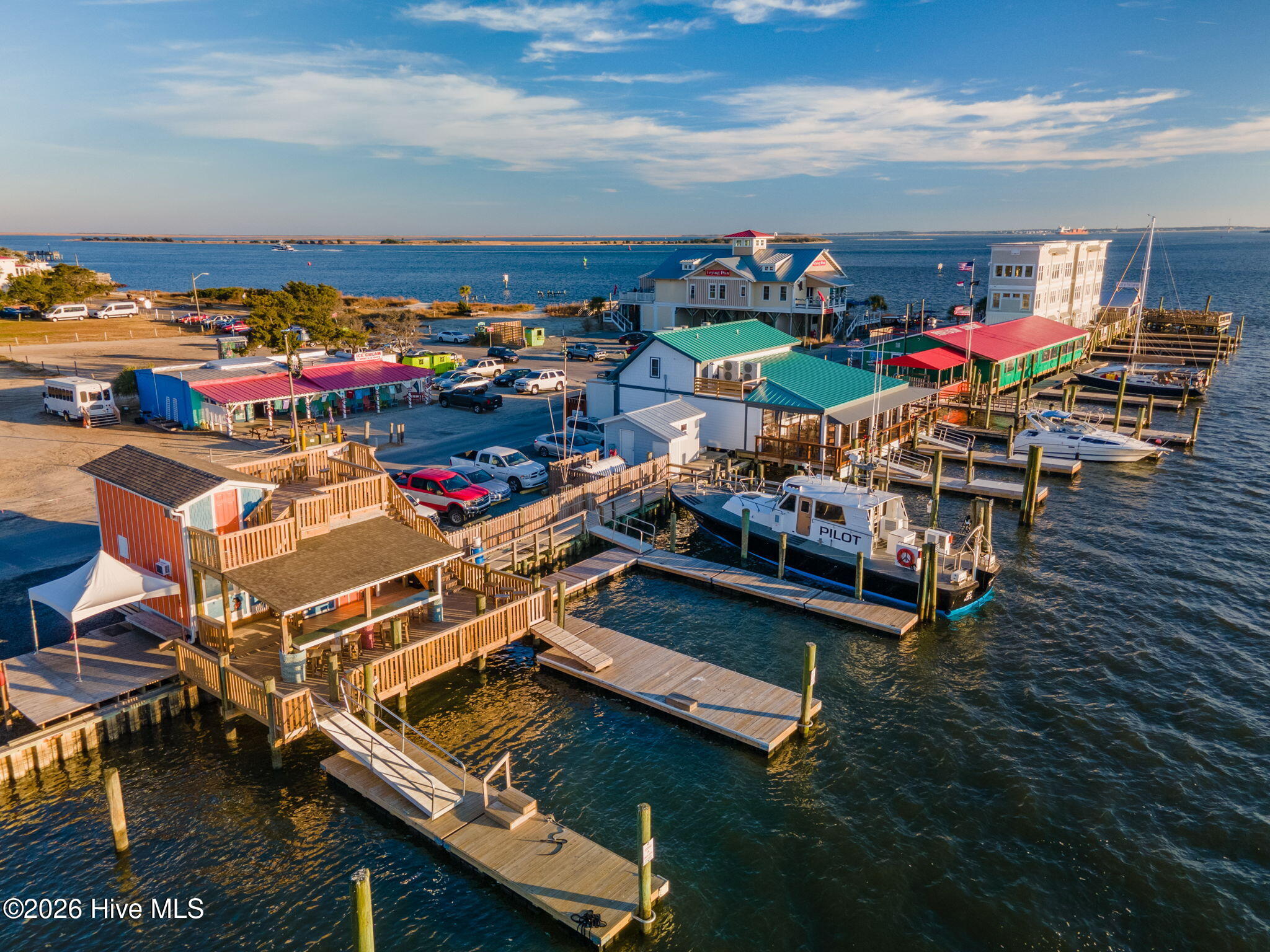 100561727 | Photo 48