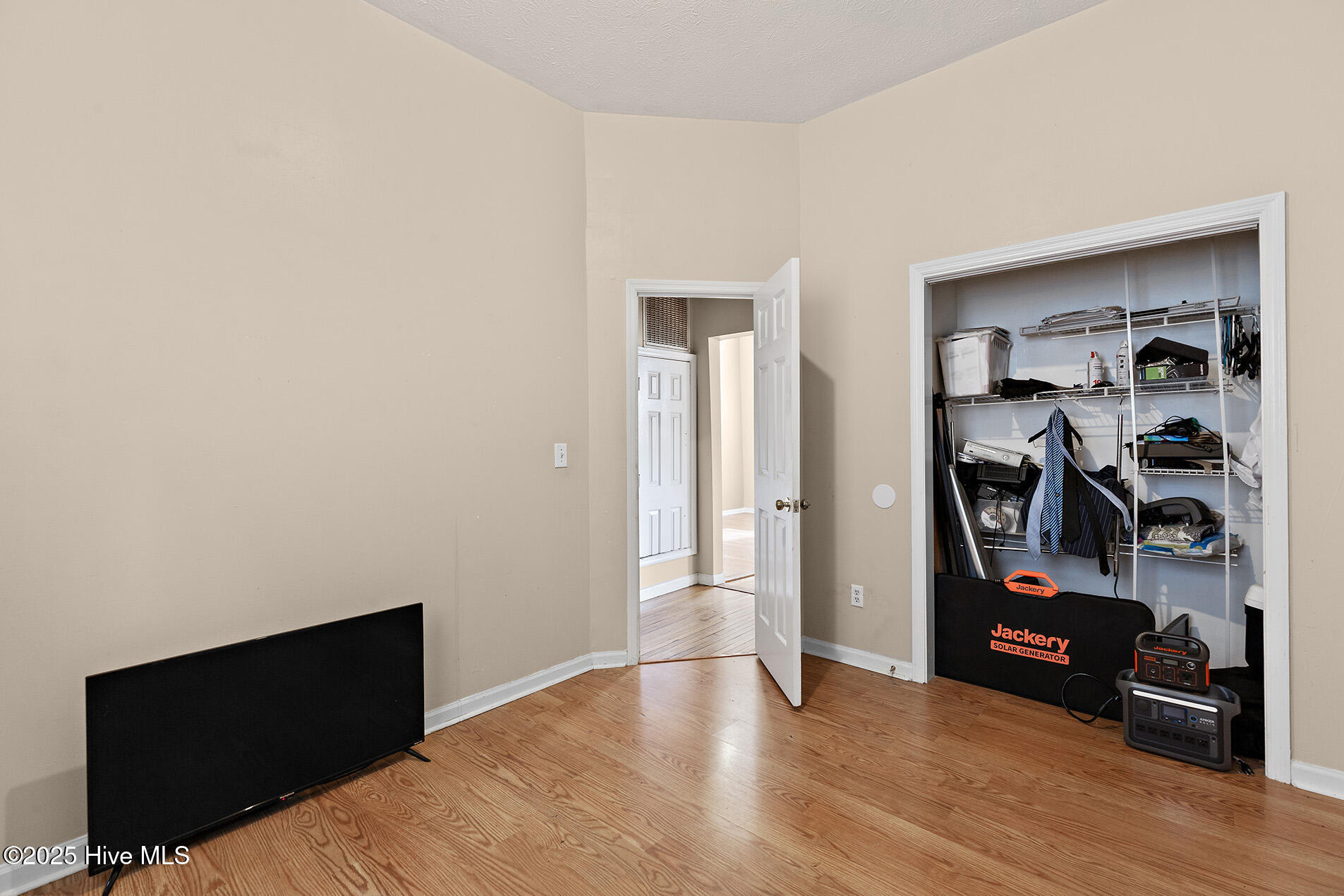 100544261 | Photo 22