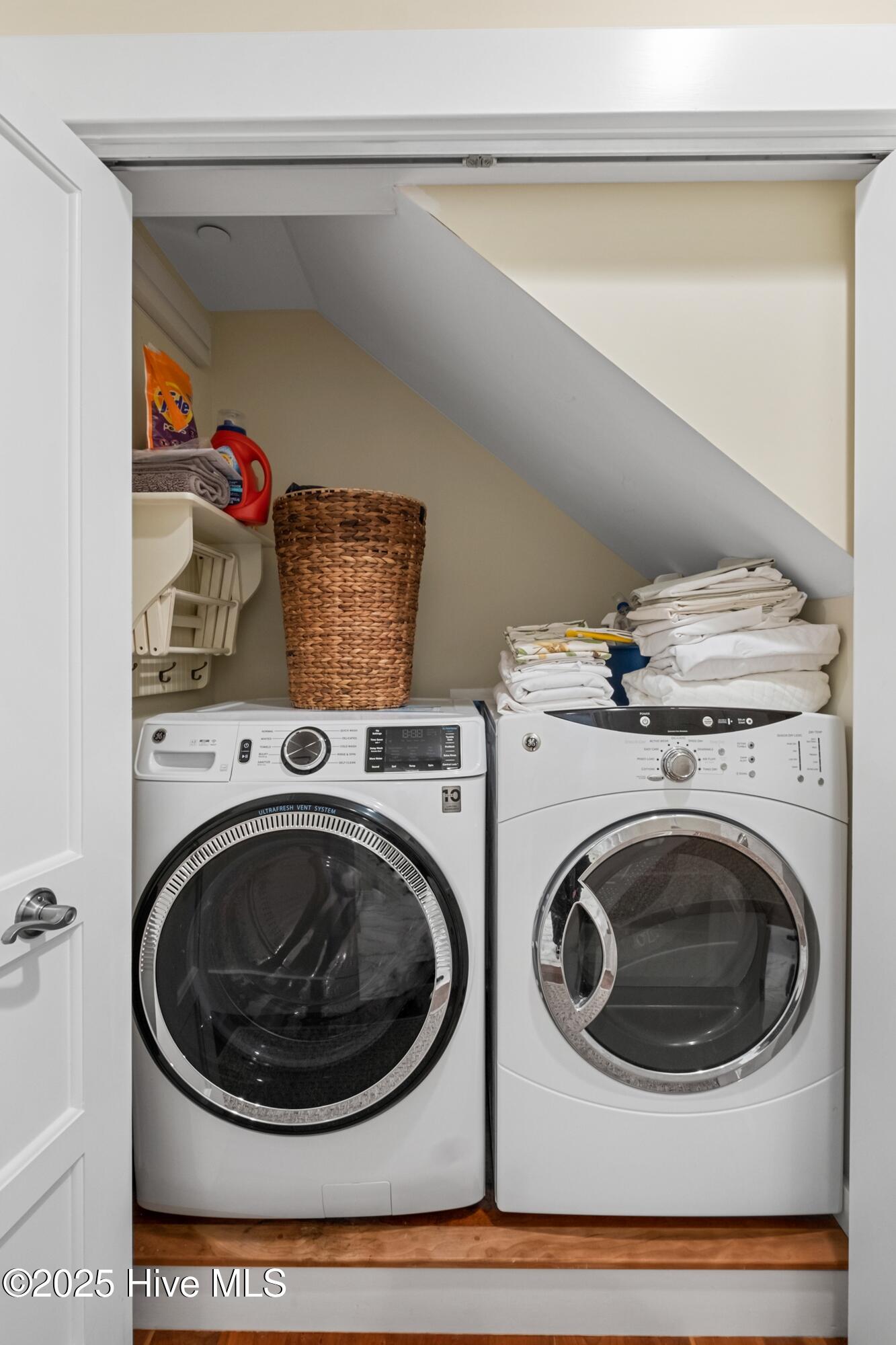 100492328 | Photo 24