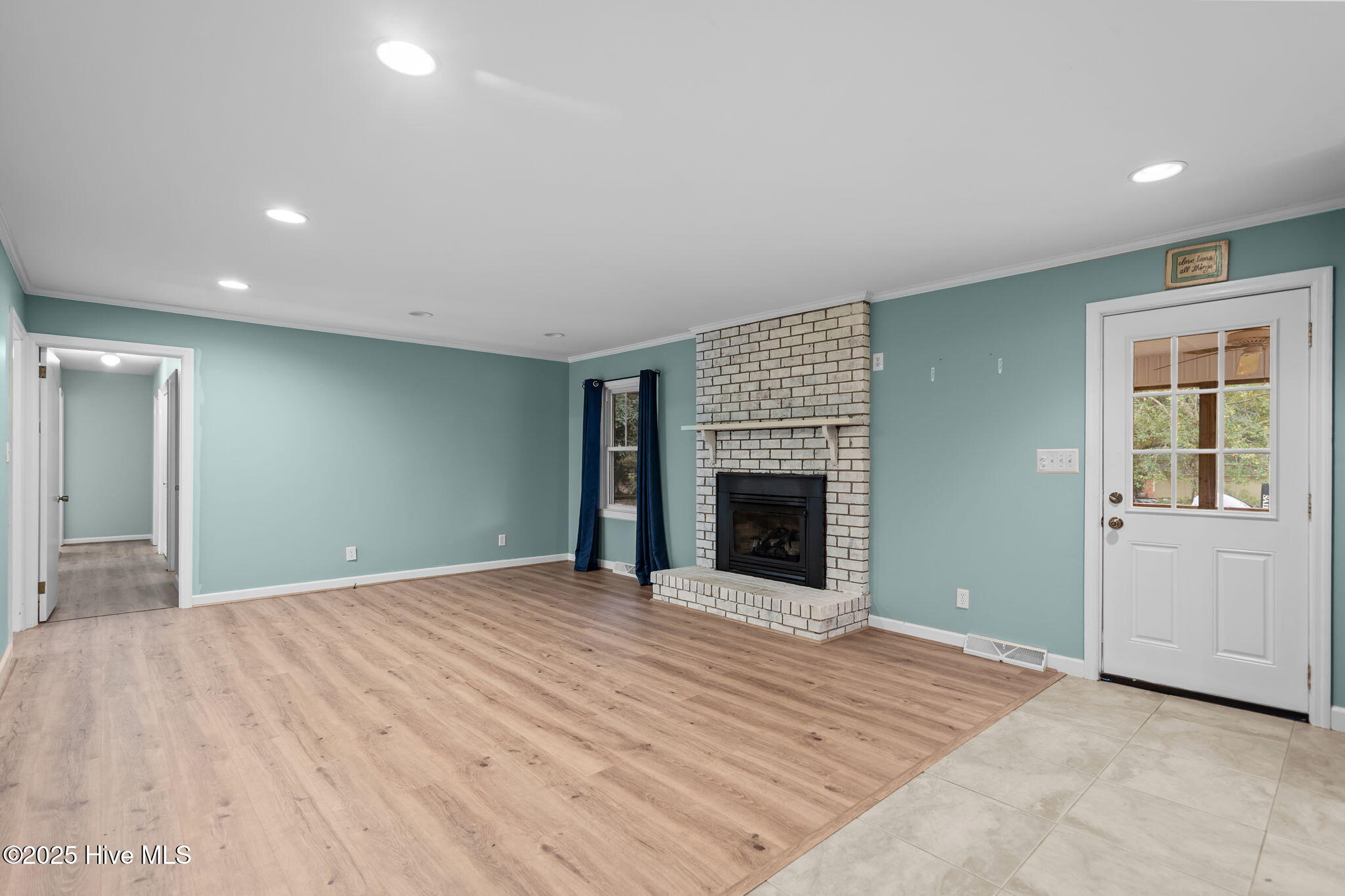 100542917 | Photo 17