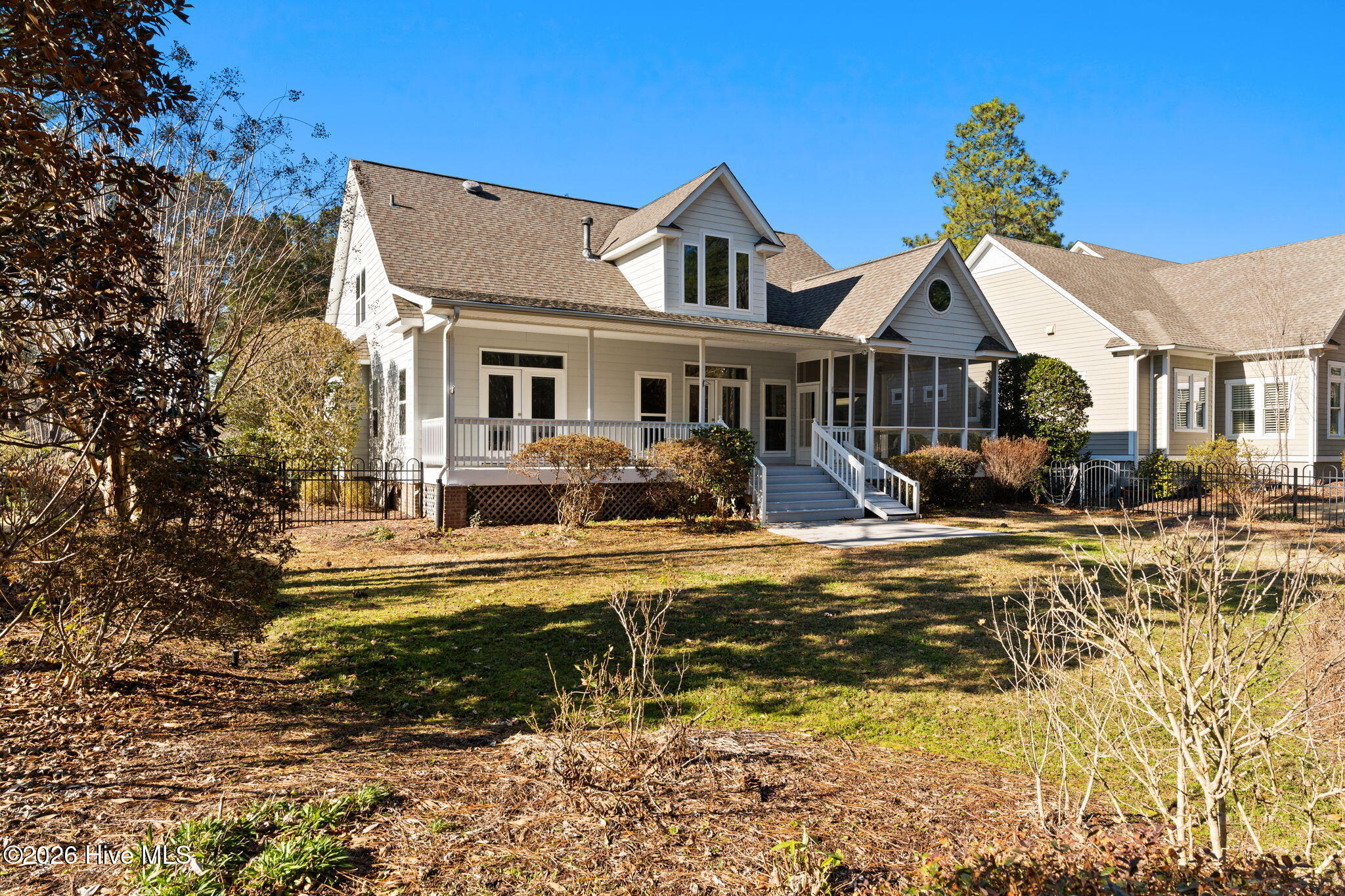 100551669 | Photo 66