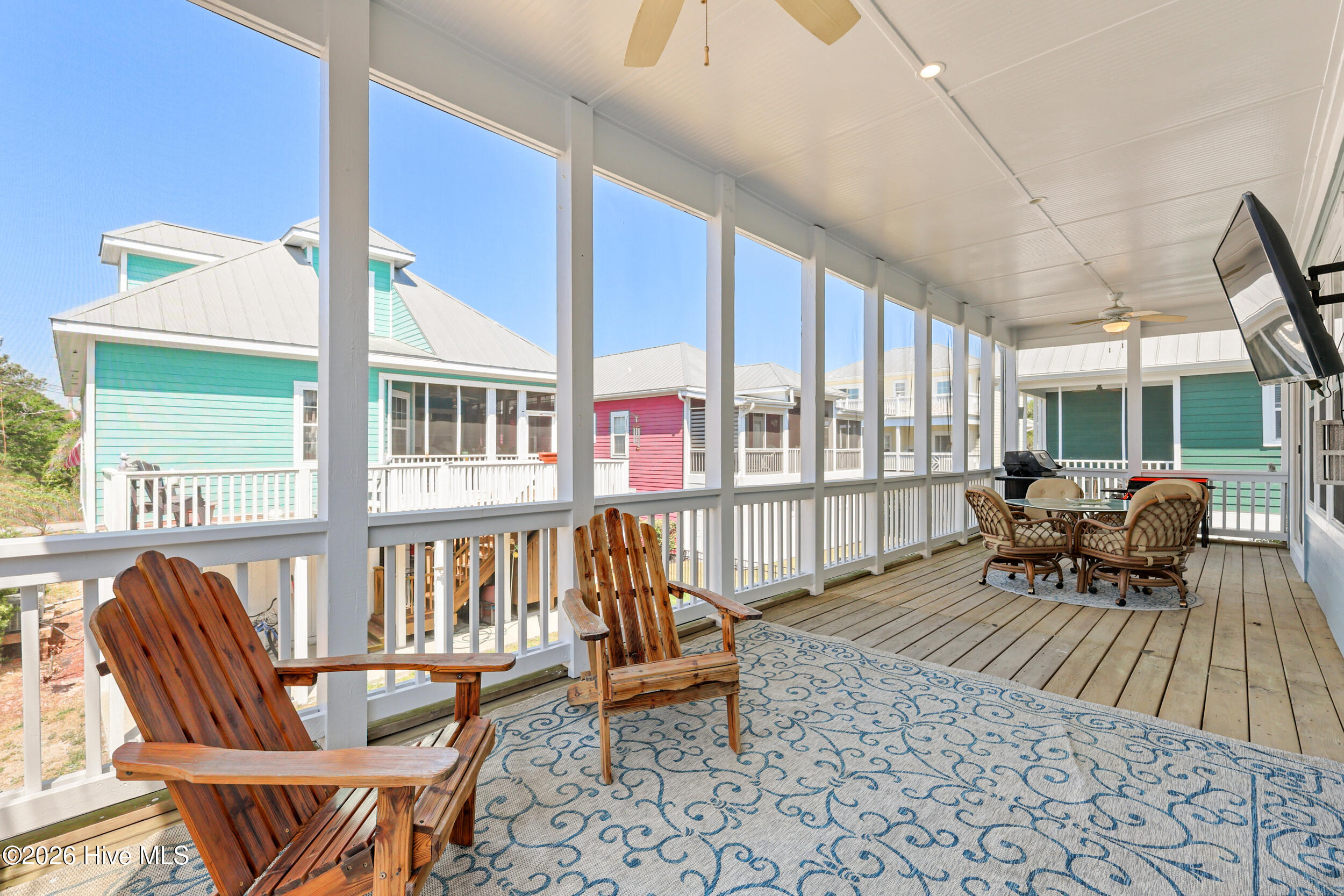 100568478 | Photo 17