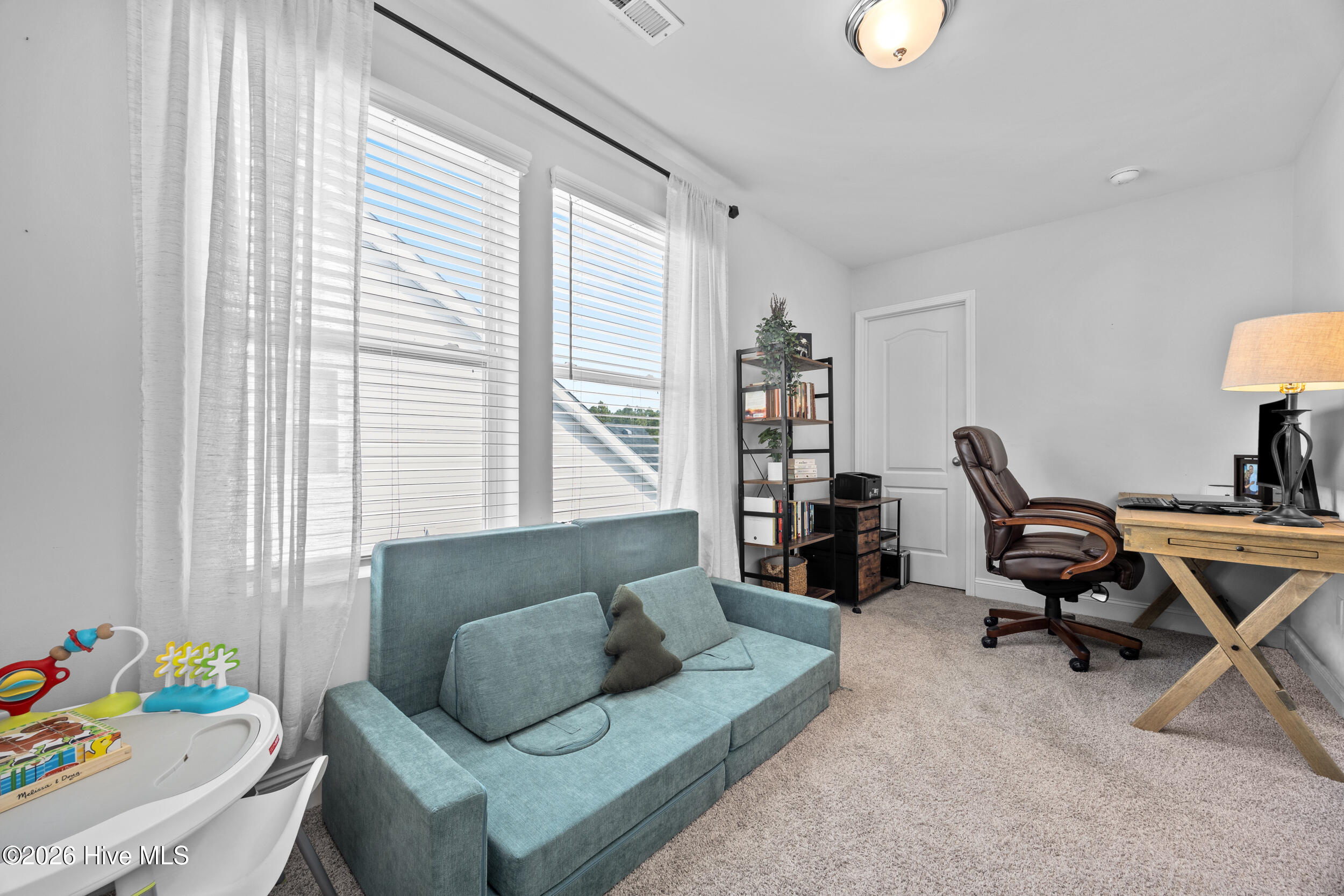 100555310 | Photo 31