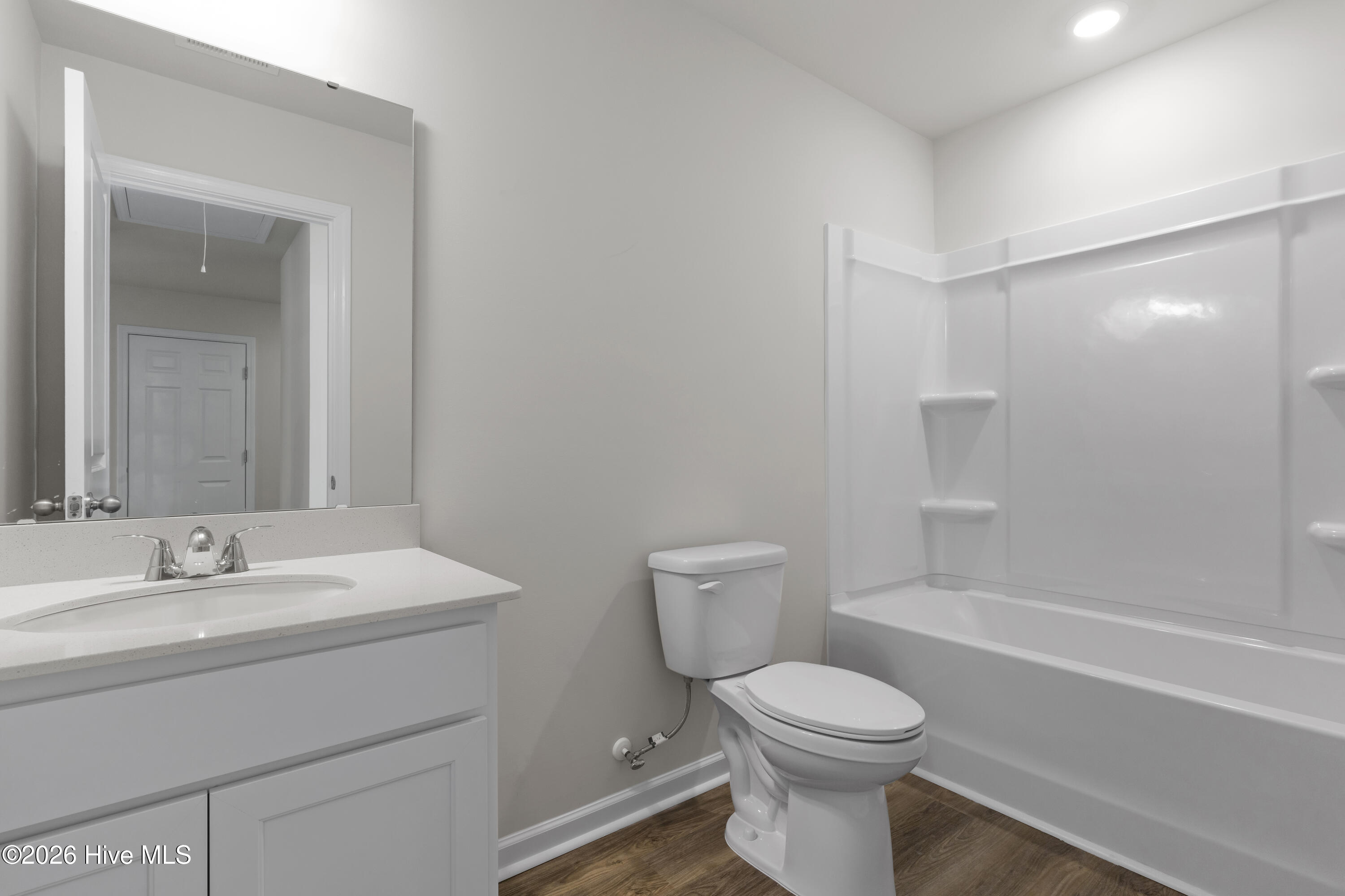 100550179 | Photo 24