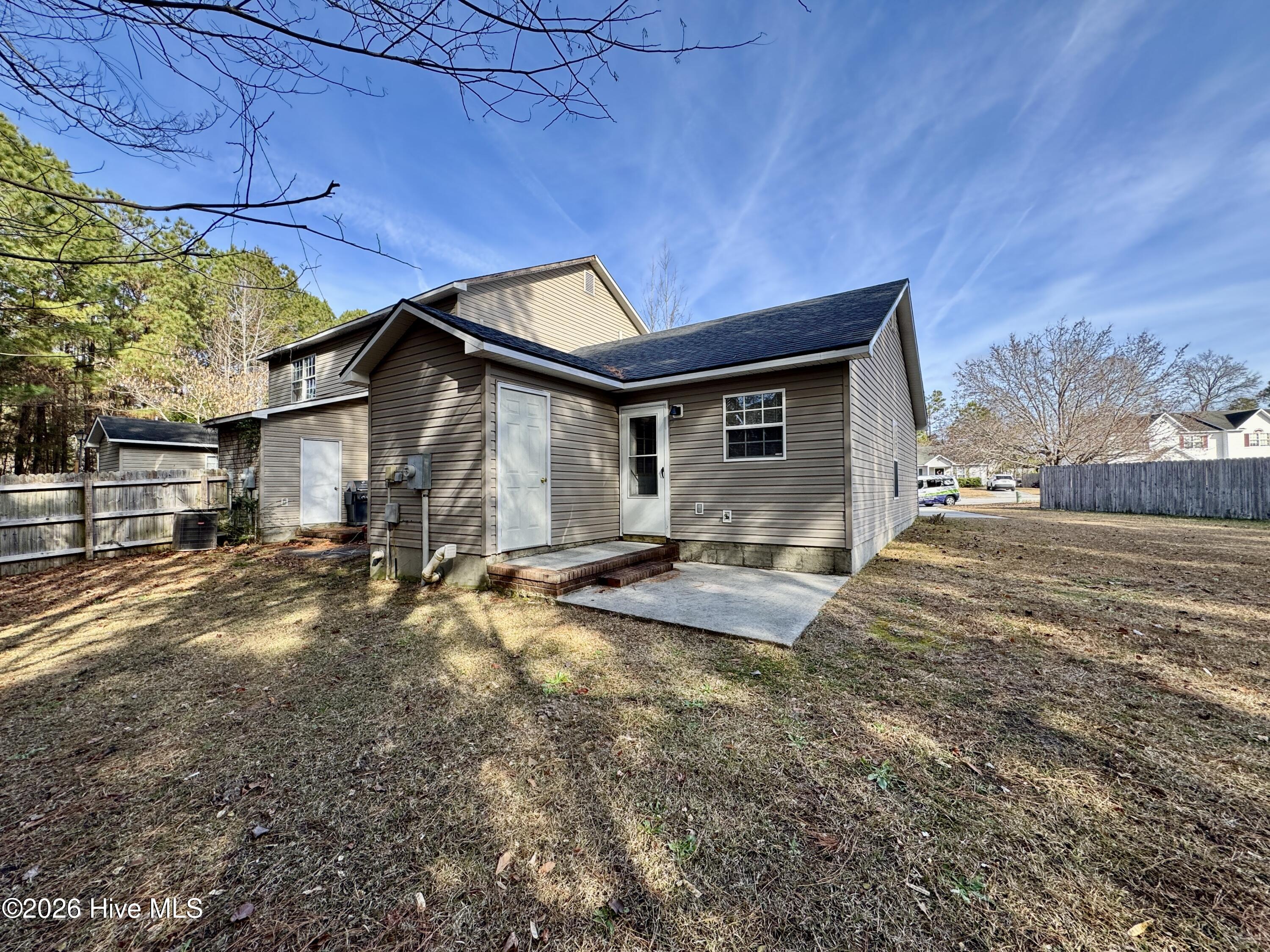 100548183 | Photo 13