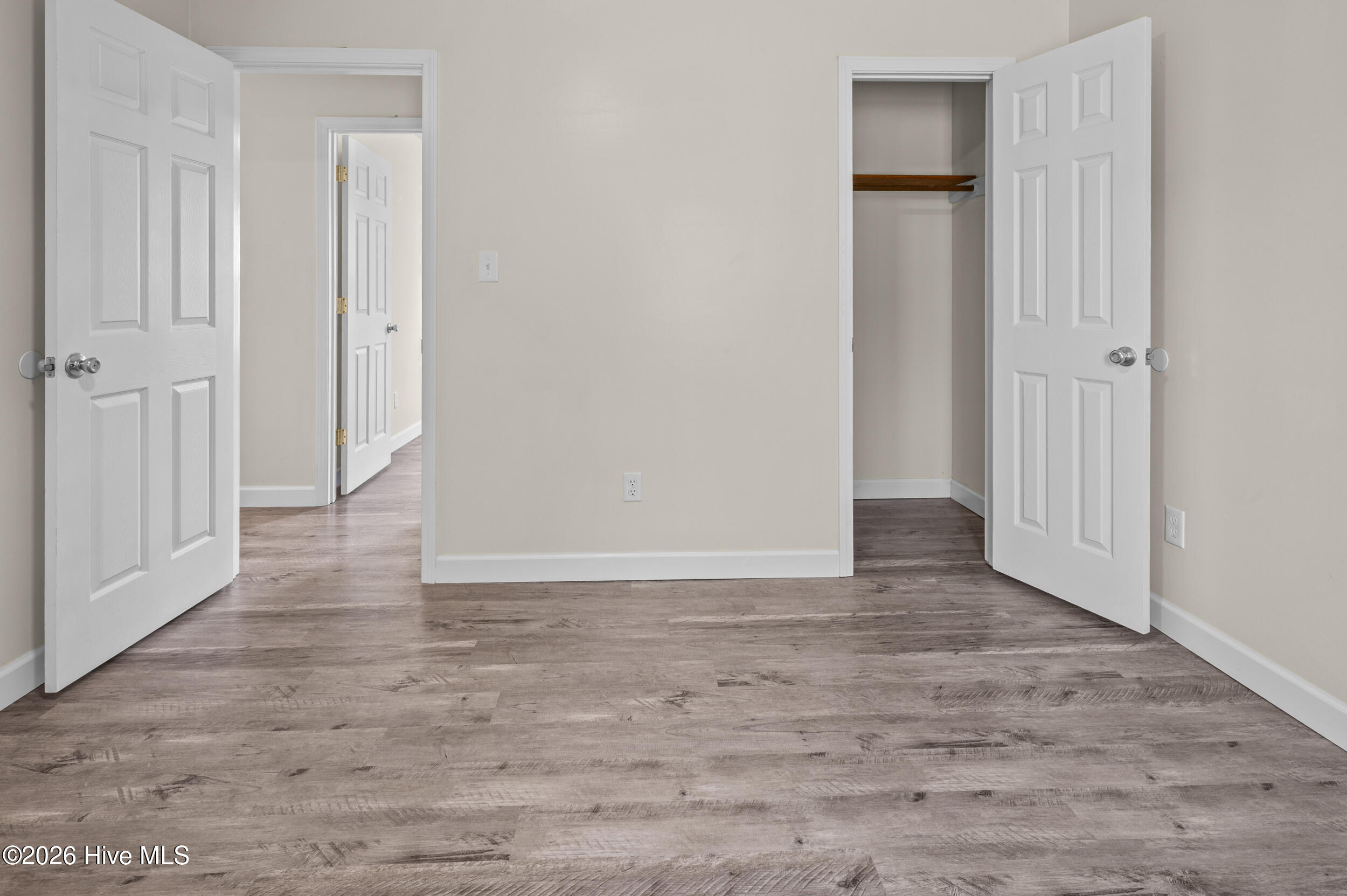 100564670 | Photo 22