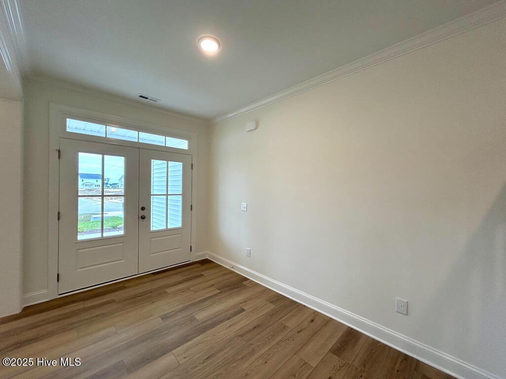 100510168 | Photo 12