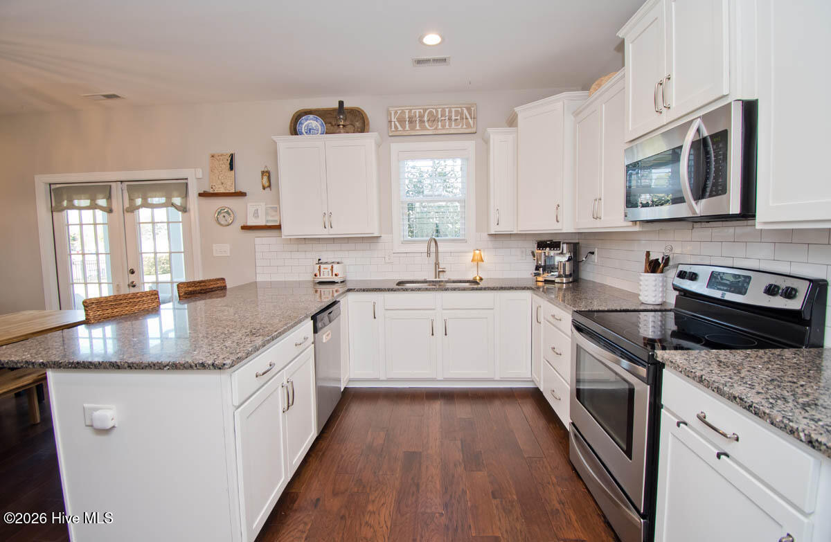 100562349 | Photo 17