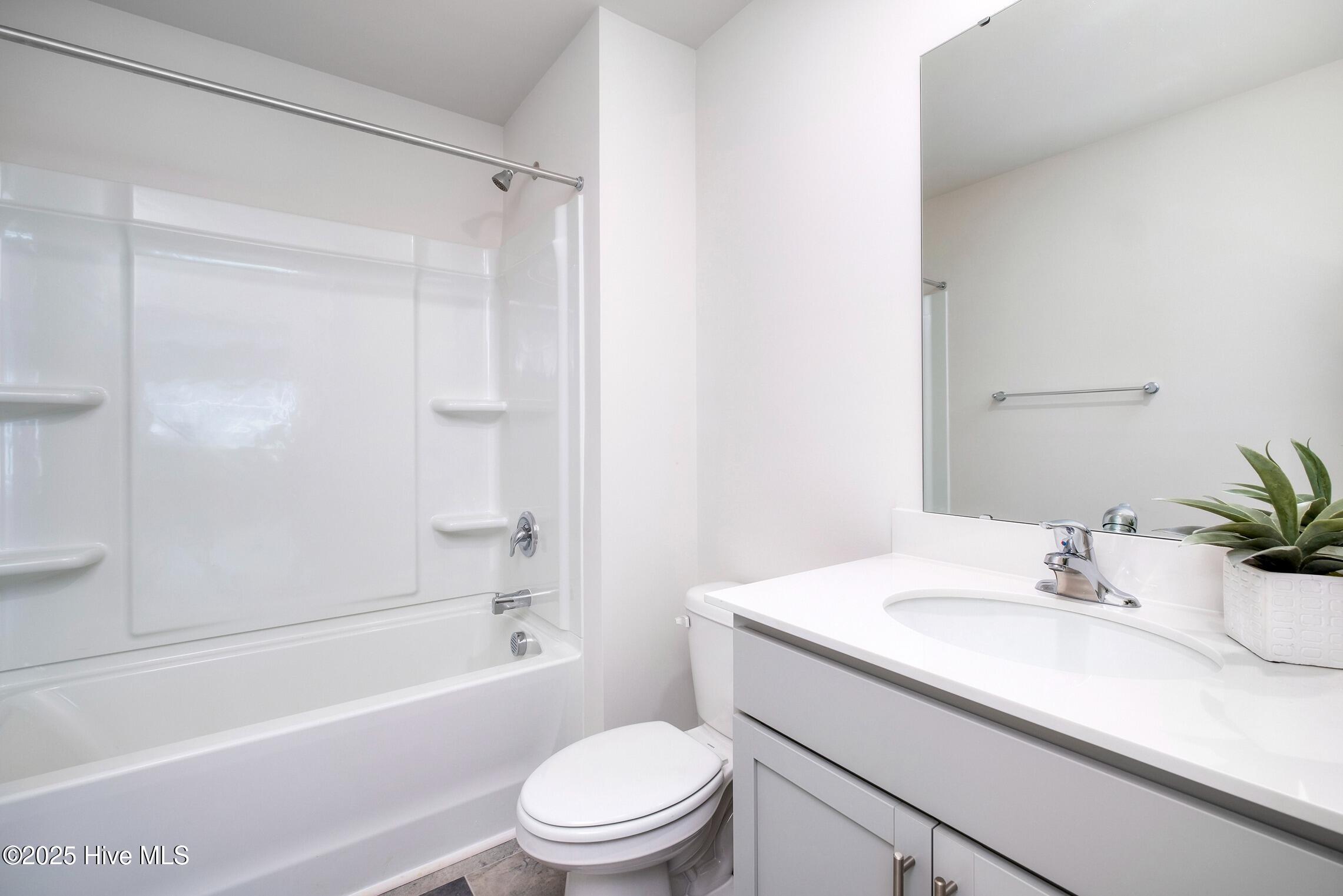 100545392 | Photo 16