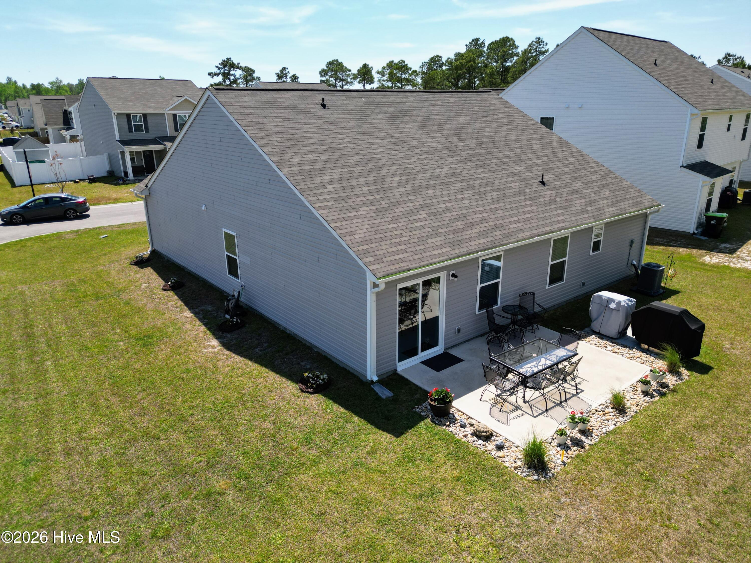 100568159 | Photo 24