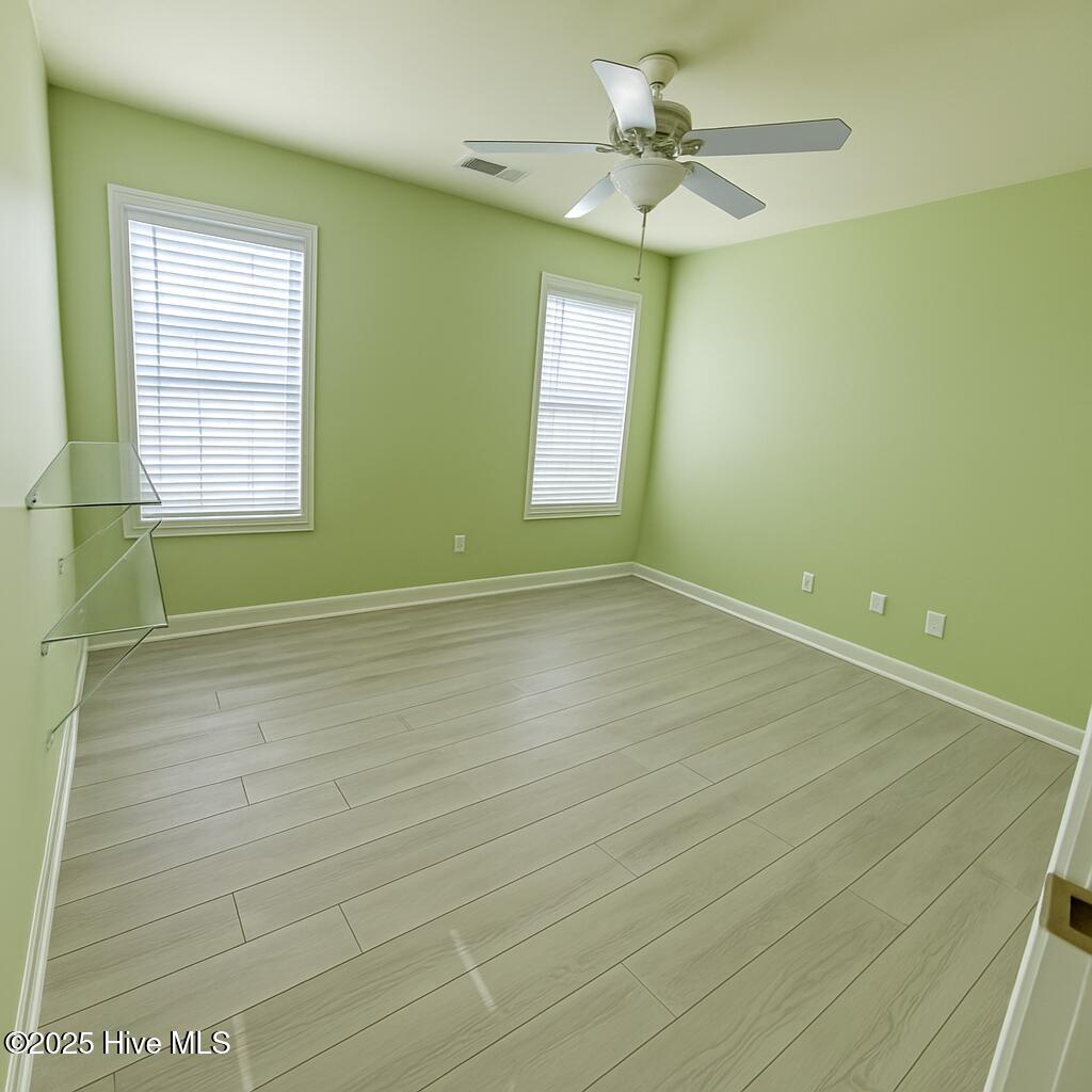 100537389 | Photo 27