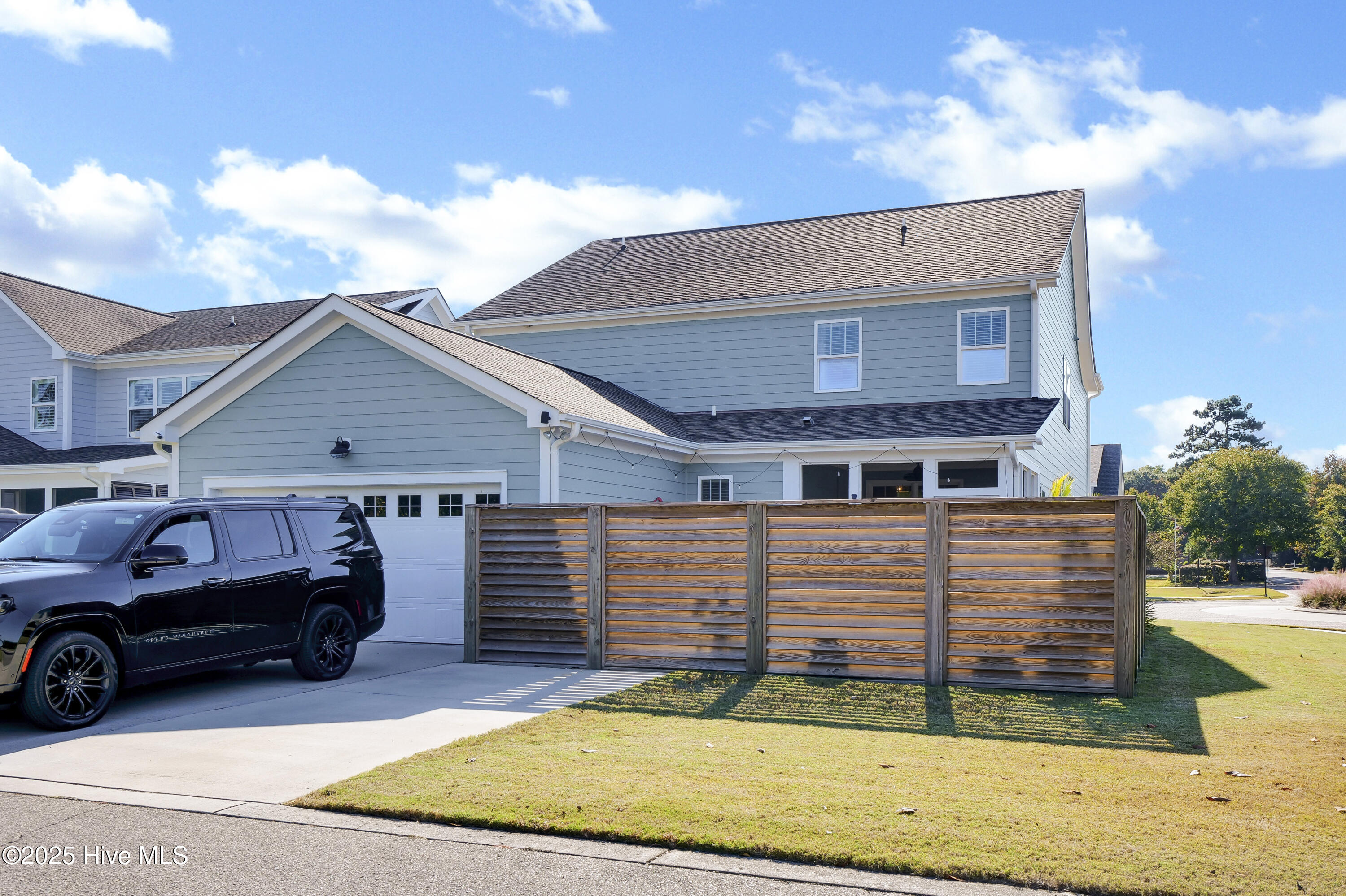 100538990 | Photo 28