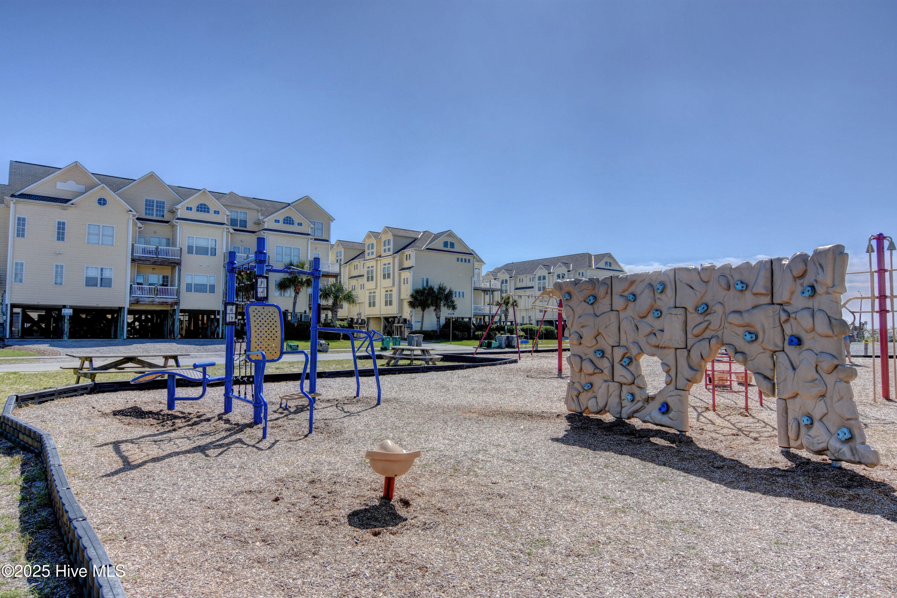 100508177 | Photo 54