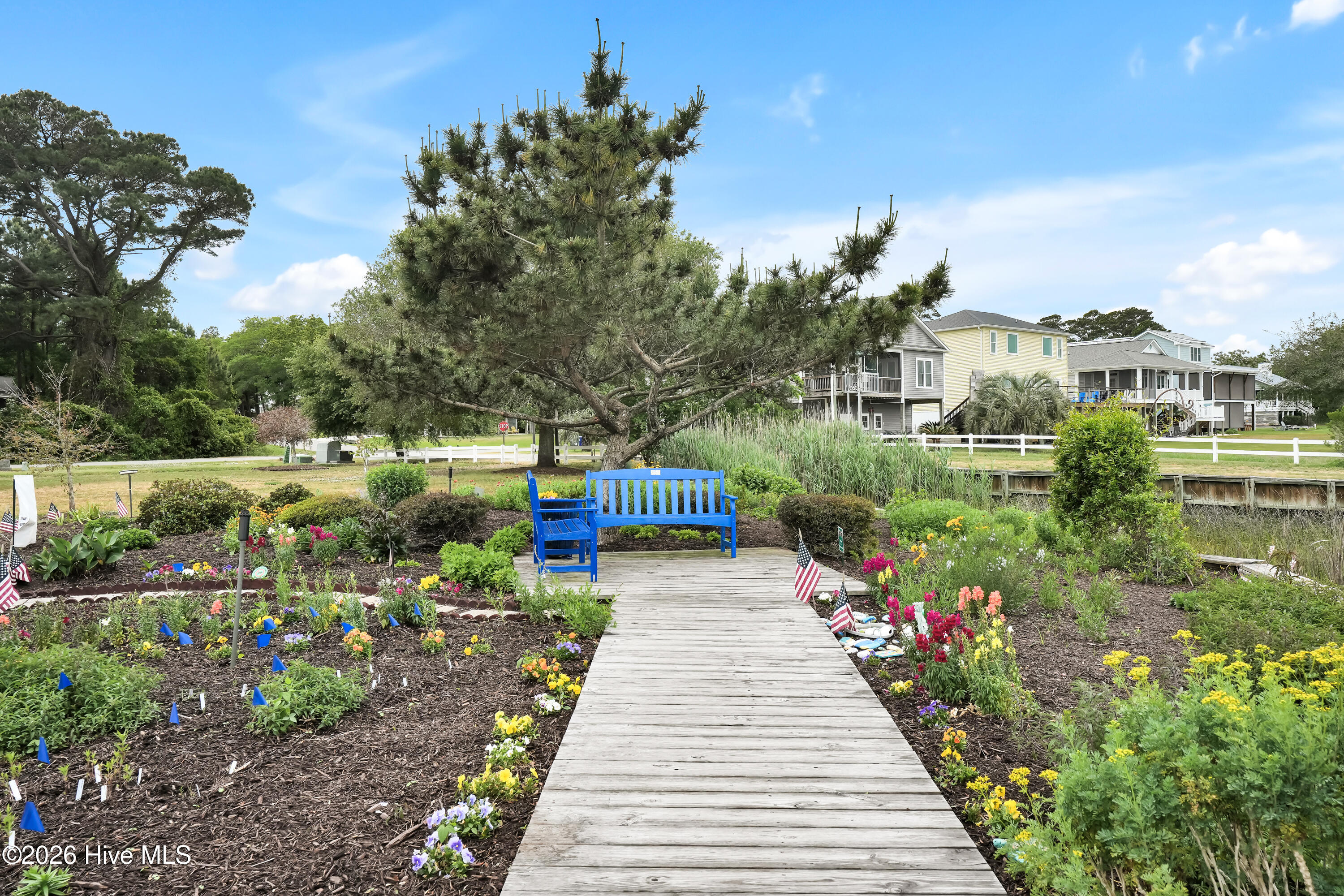 100570261 | Photo 49