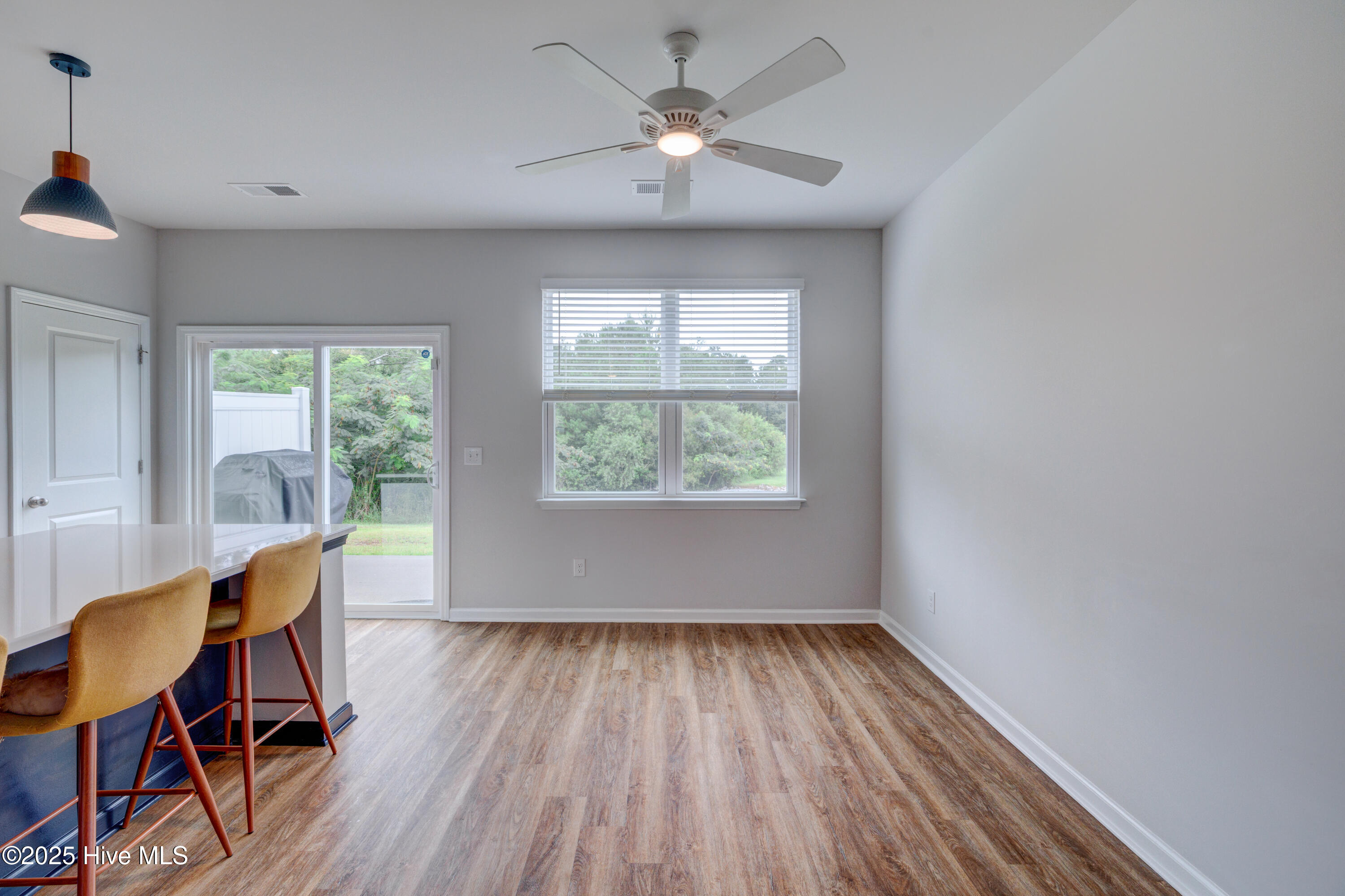 100524829 | Photo 18