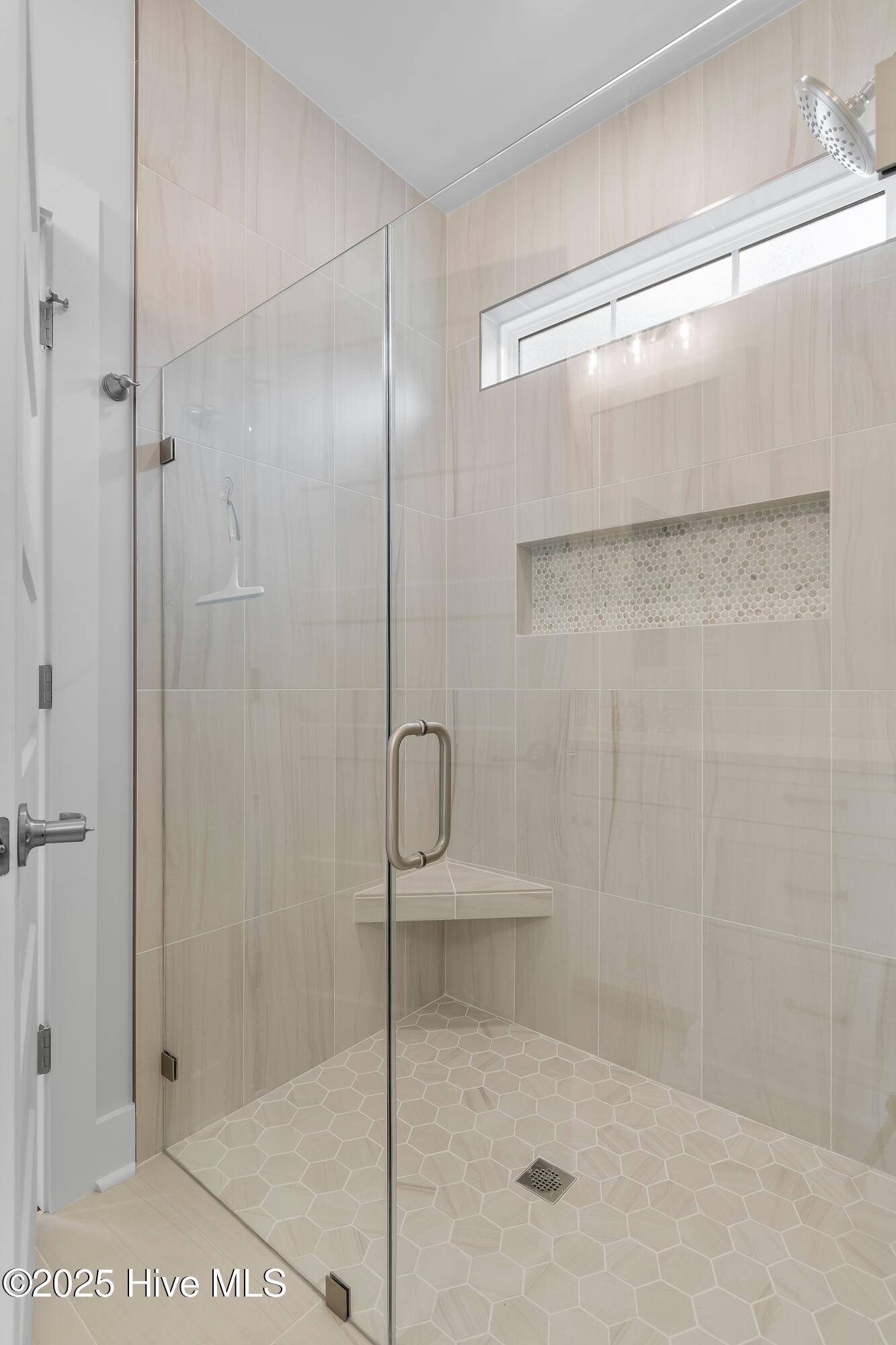 100525148 | Photo 53