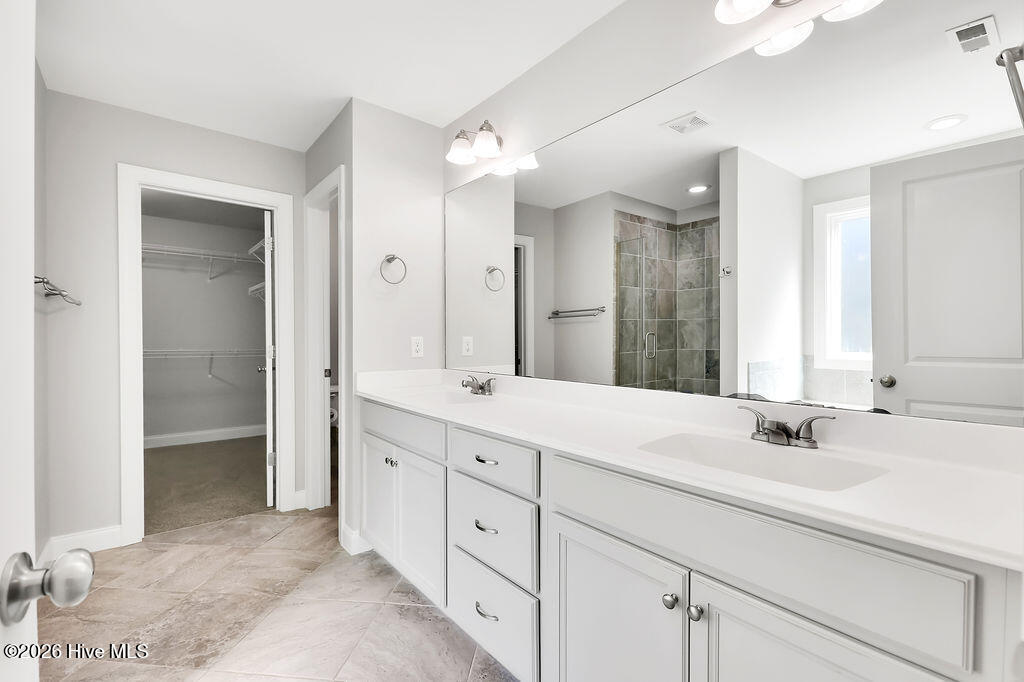 100558736 | Photo 21