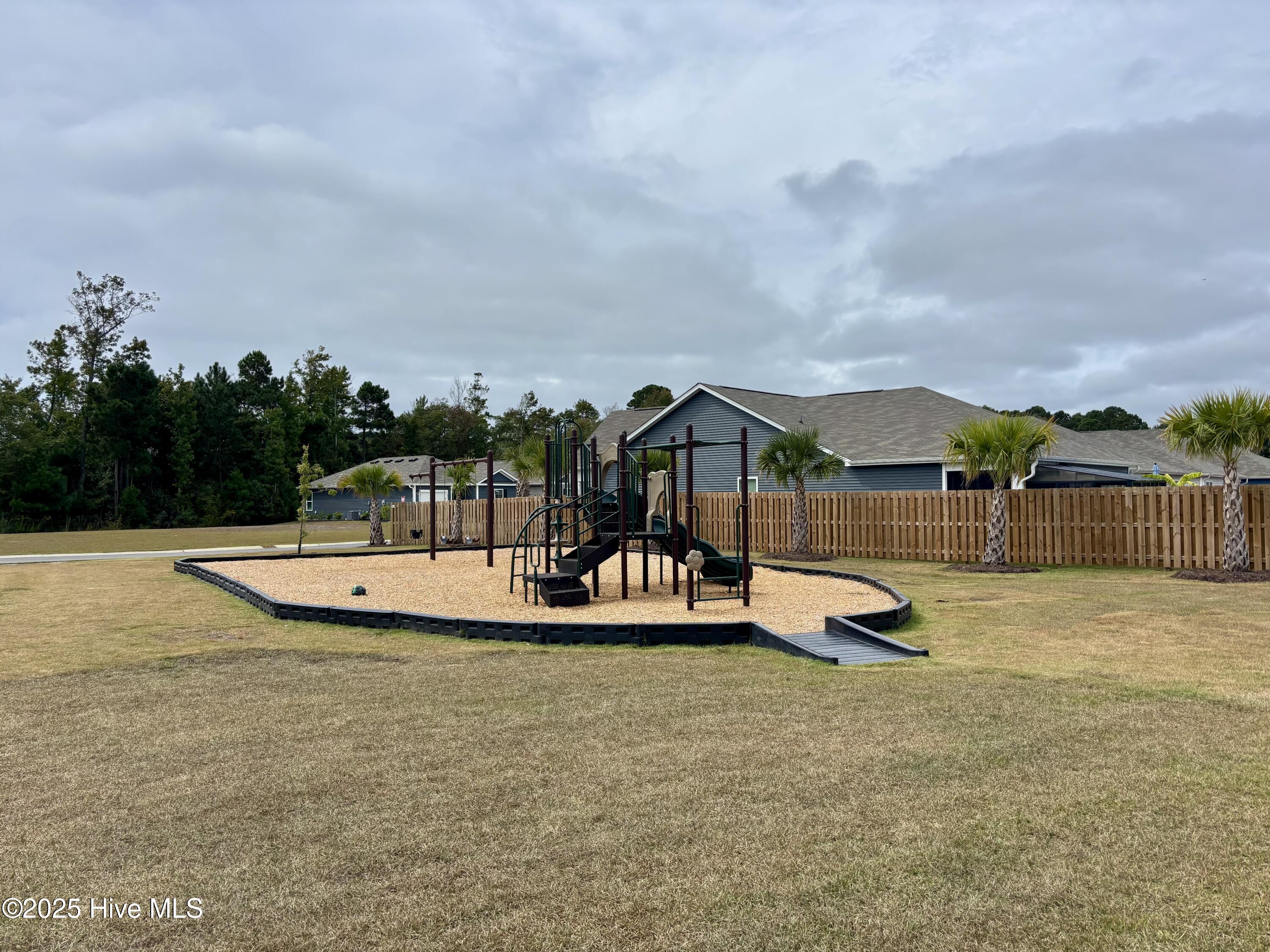 100533613 | Photo 36