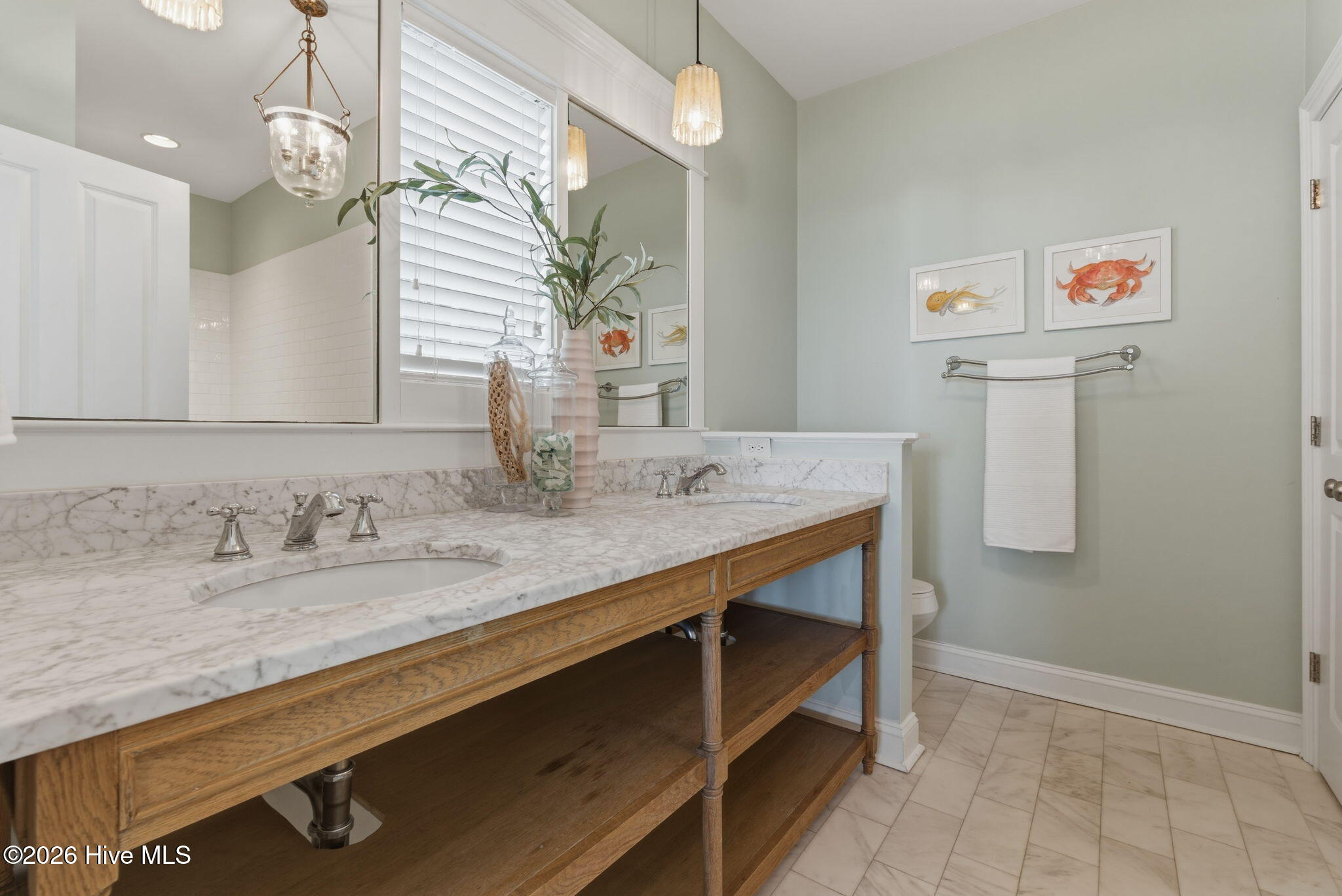 100555473 | Photo 24